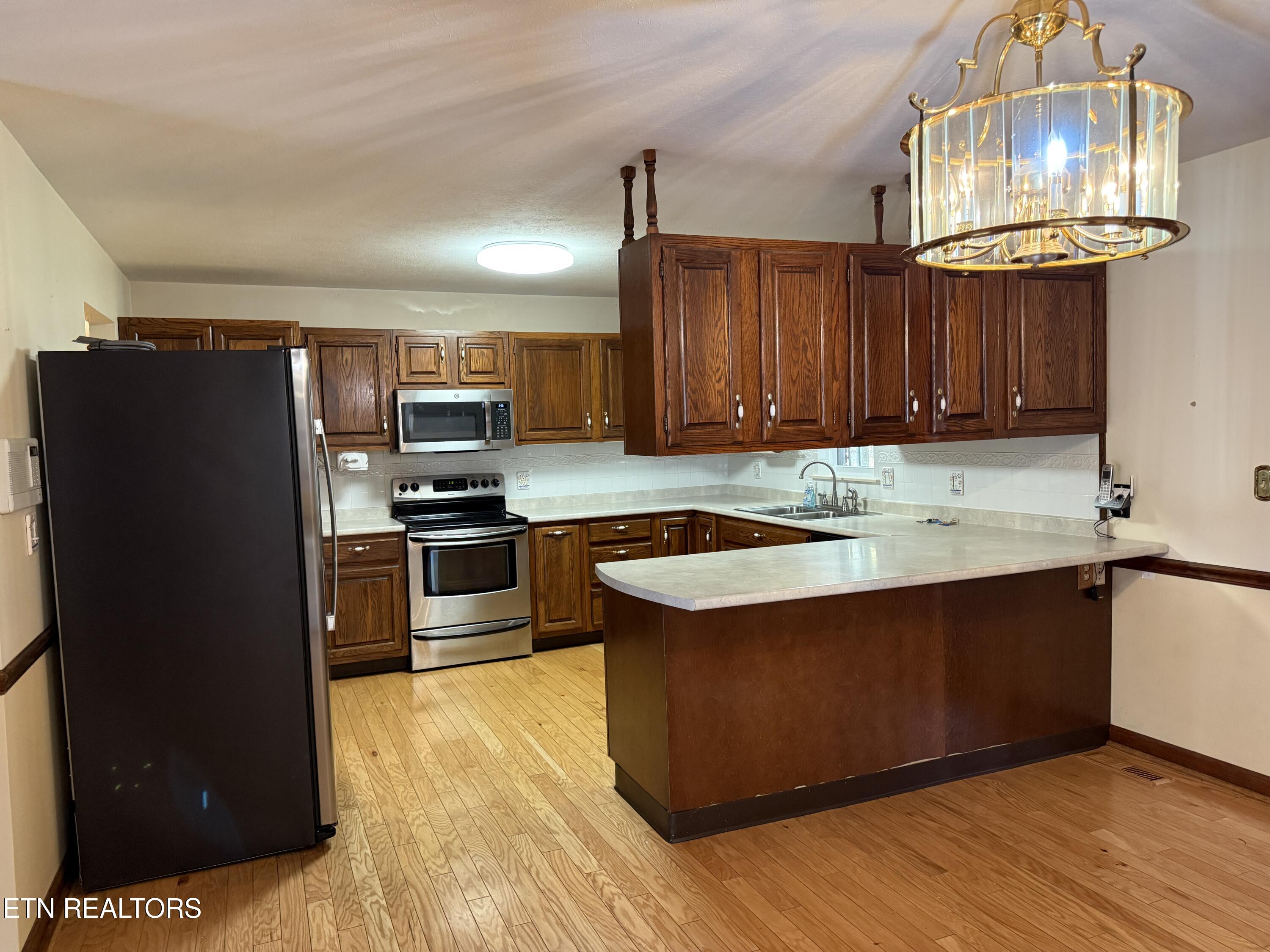 157 Ivanhoe Road Clinton TN 37716