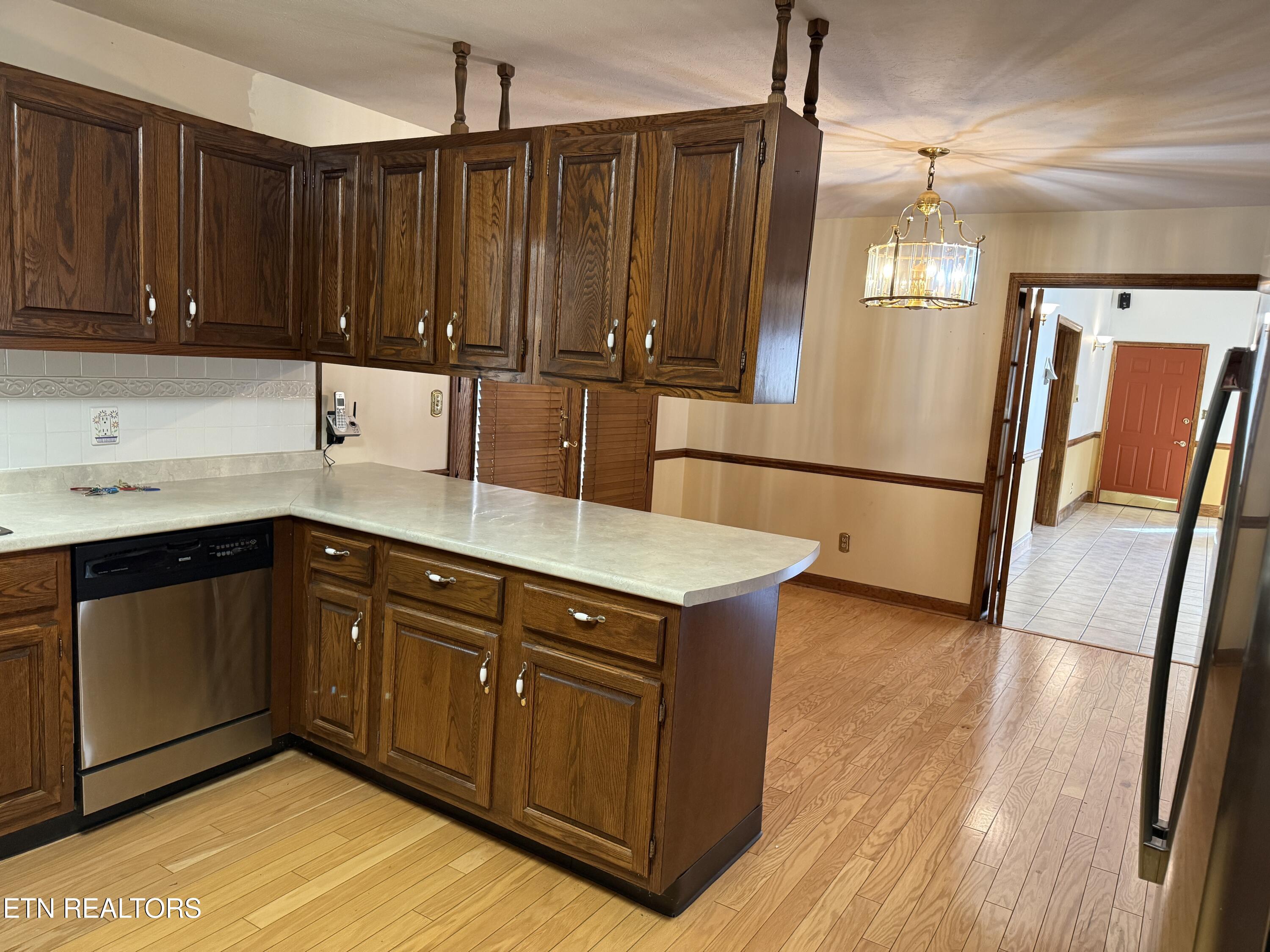 157 Ivanhoe Road Clinton TN 37716