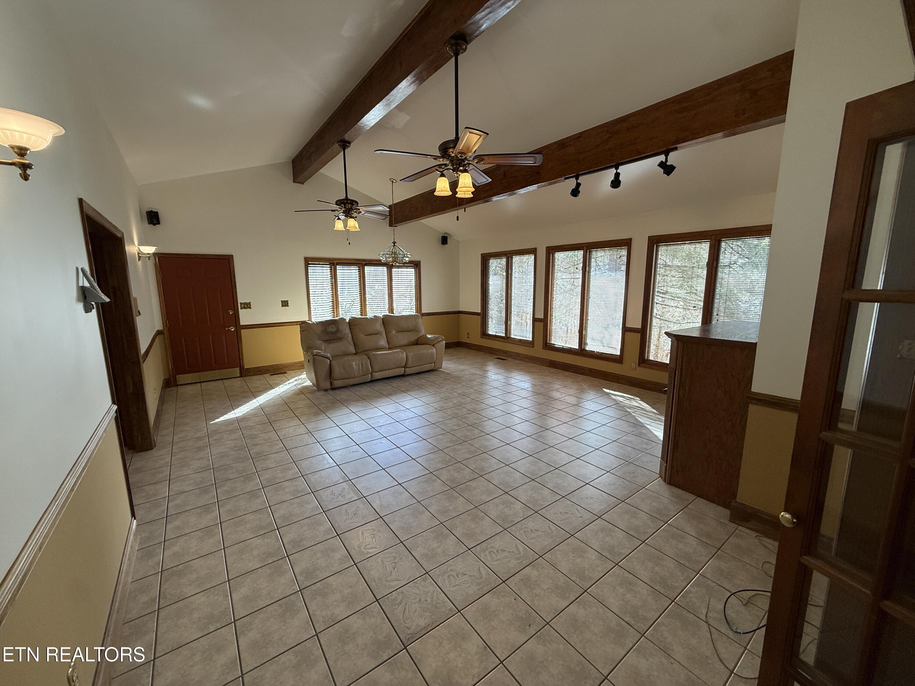 157 Ivanhoe Road Clinton TN 37716