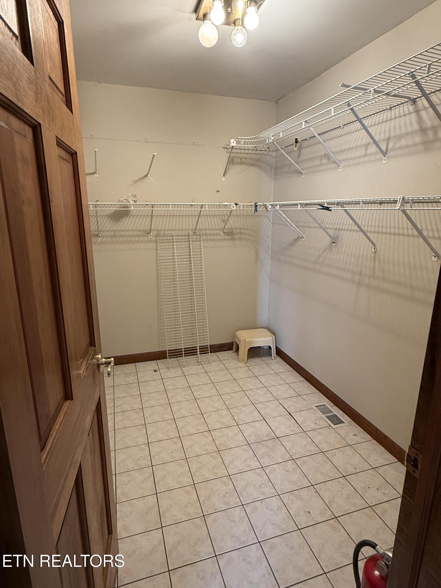 157 Ivanhoe Road Clinton TN 37716