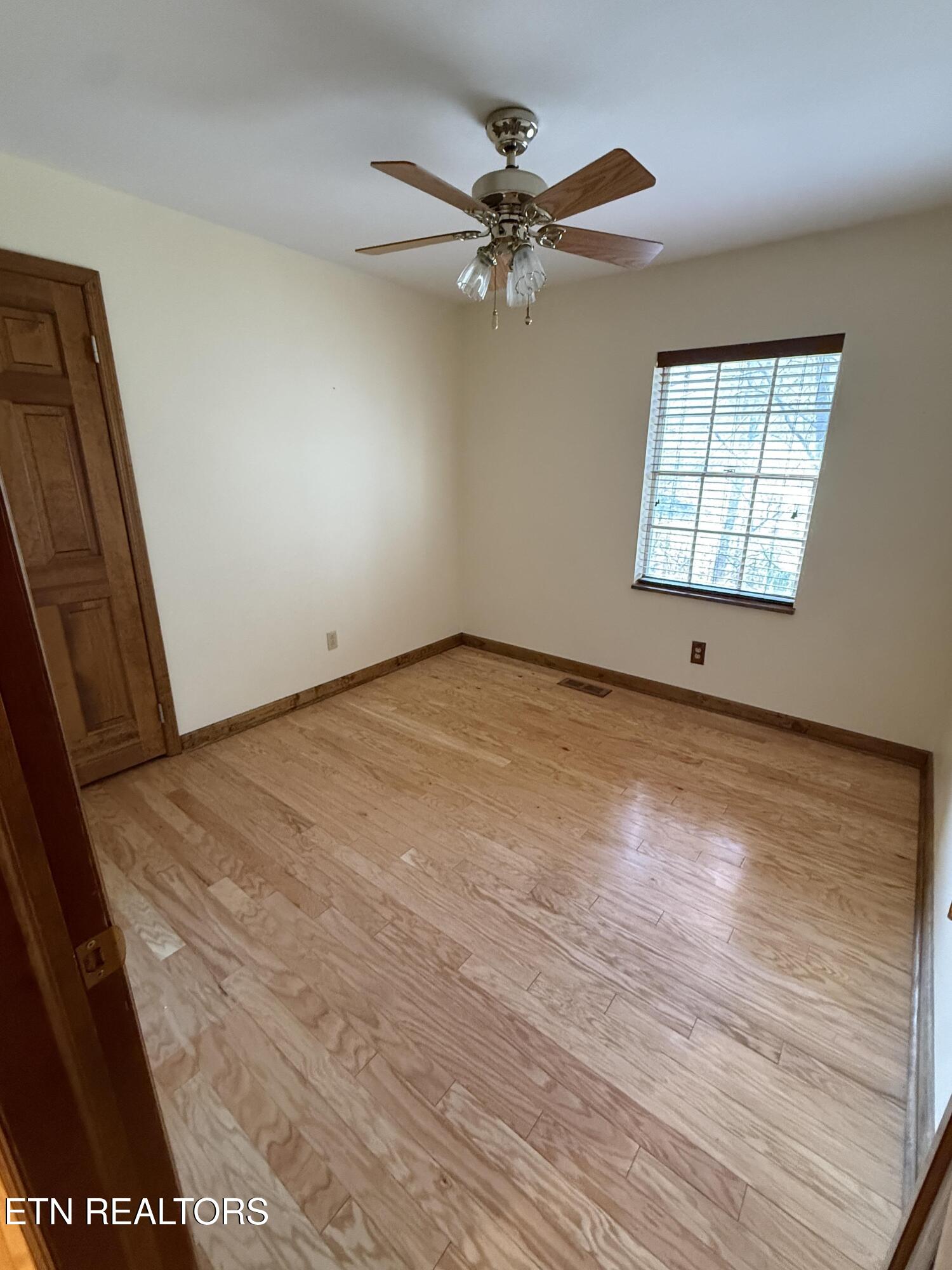 157 Ivanhoe Road Clinton TN 37716