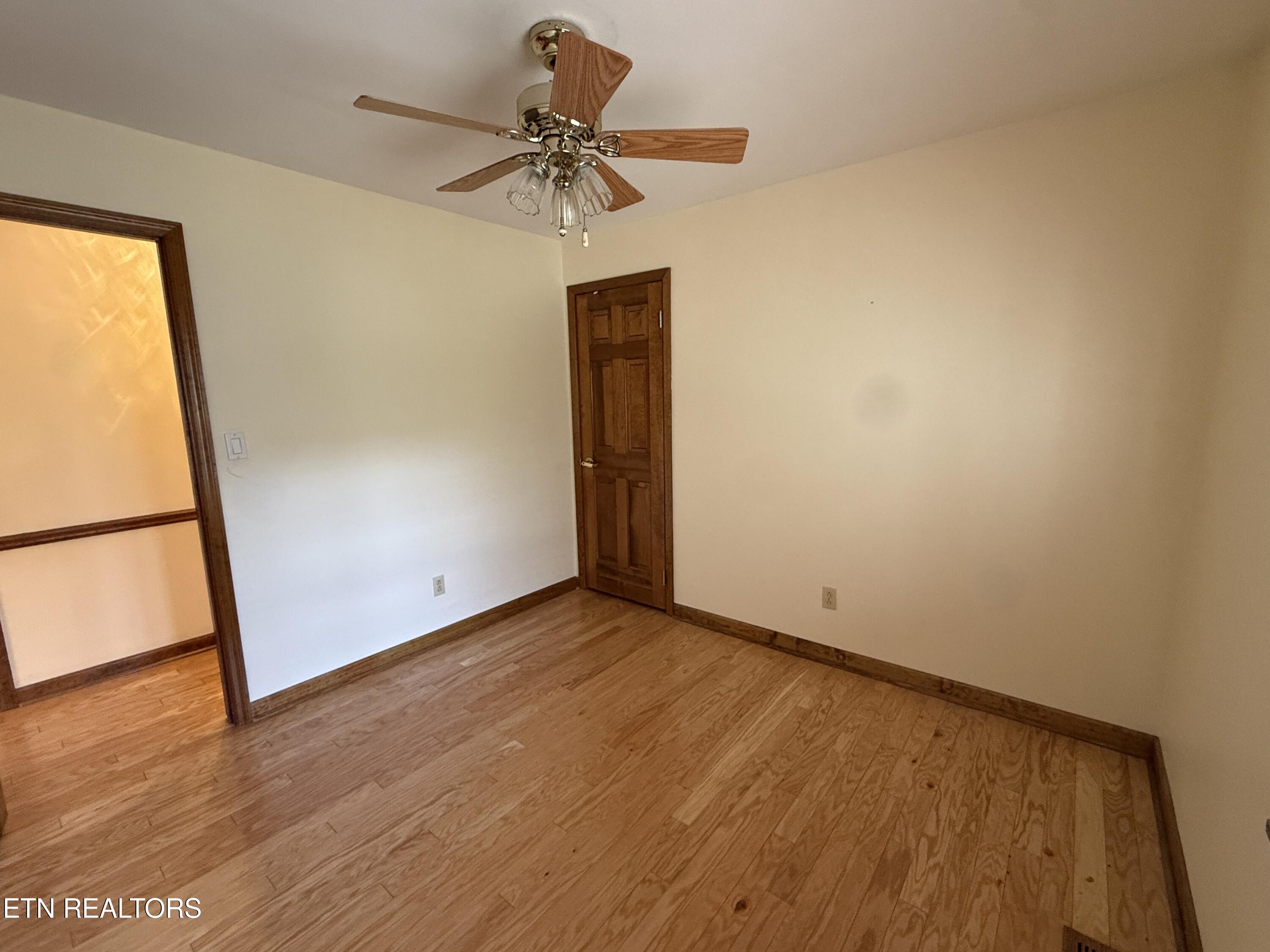 157 Ivanhoe Road Clinton TN 37716