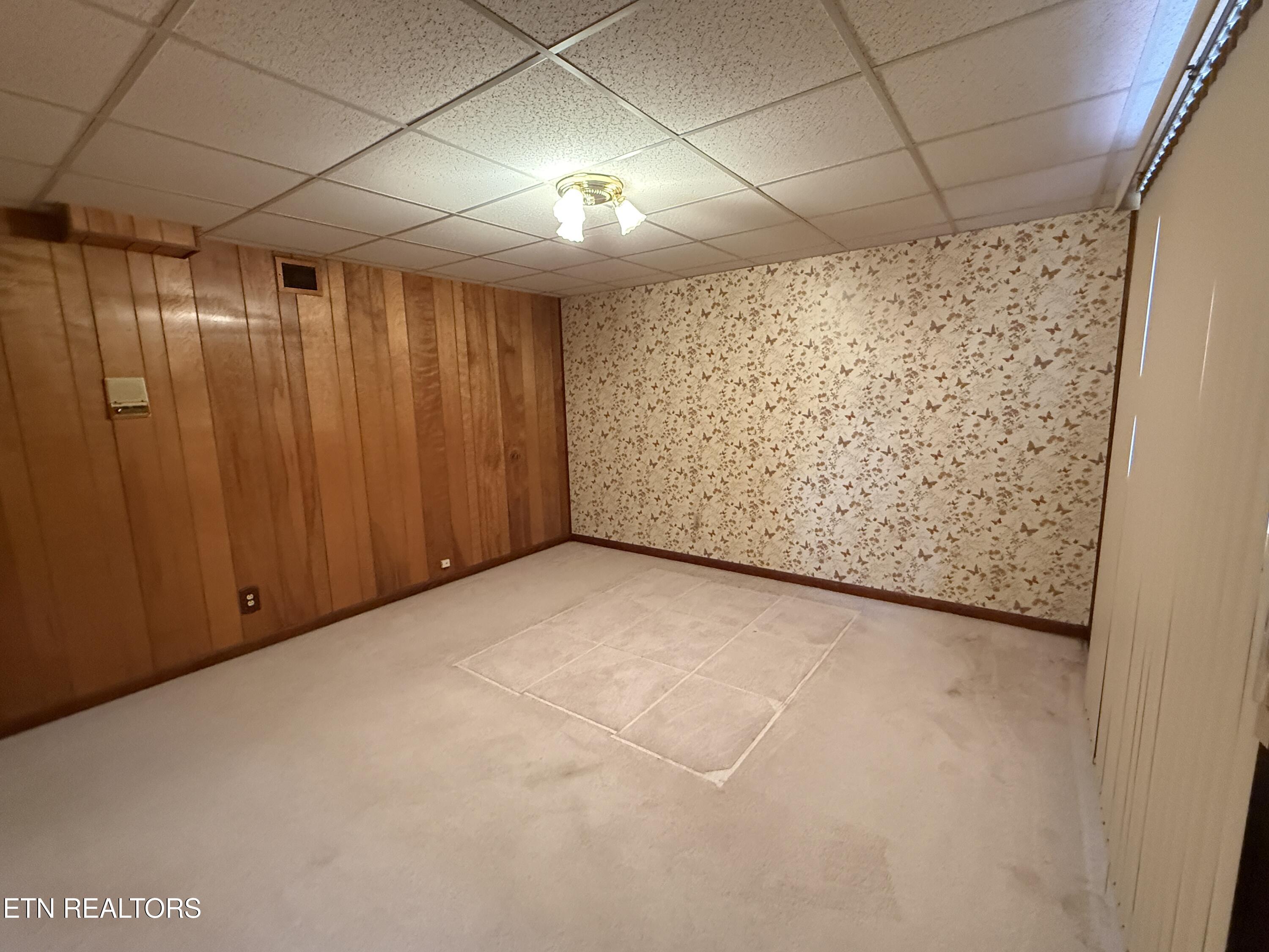 157 Ivanhoe Road Clinton TN 37716