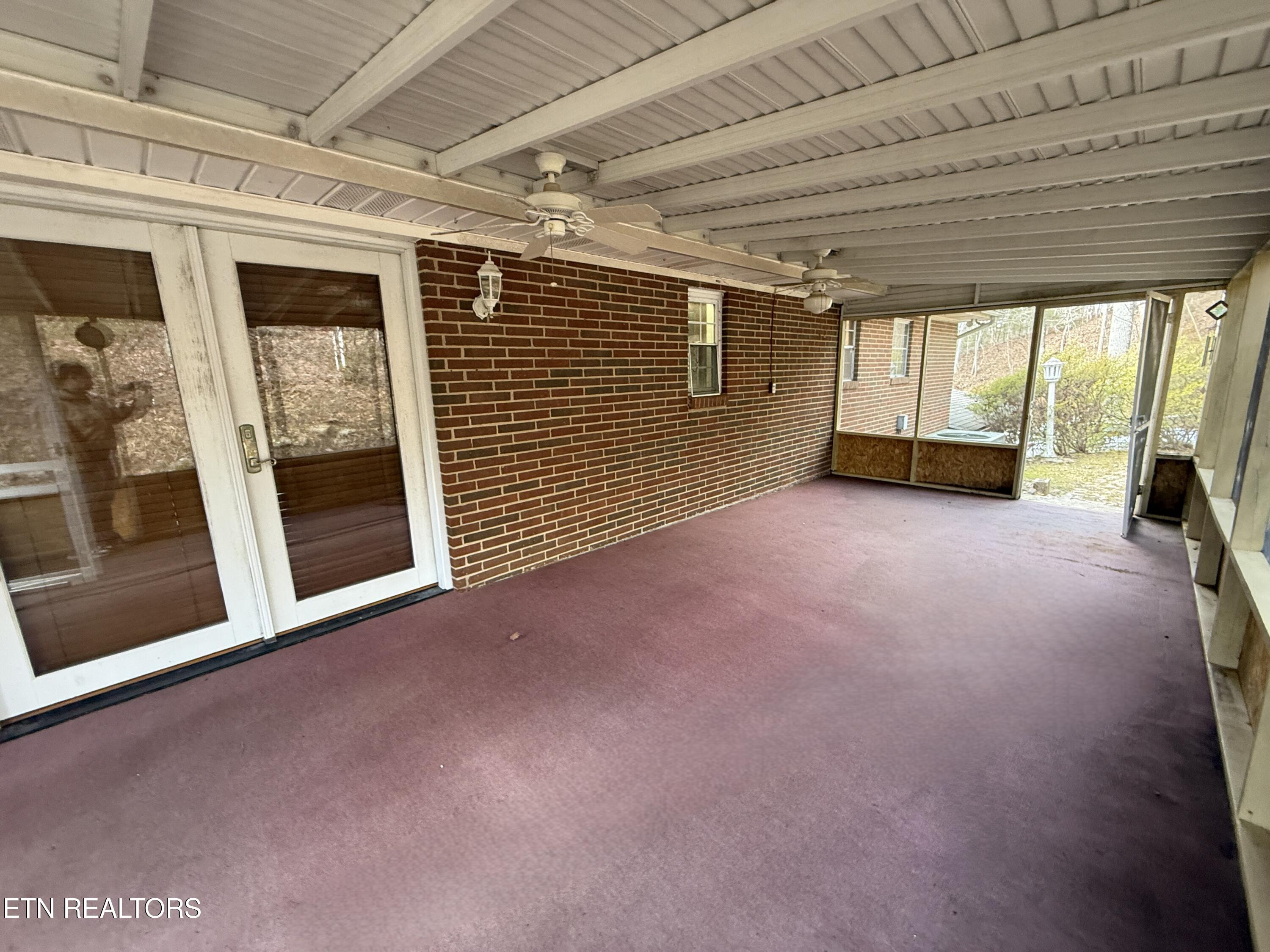 157 Ivanhoe Road Clinton TN 37716