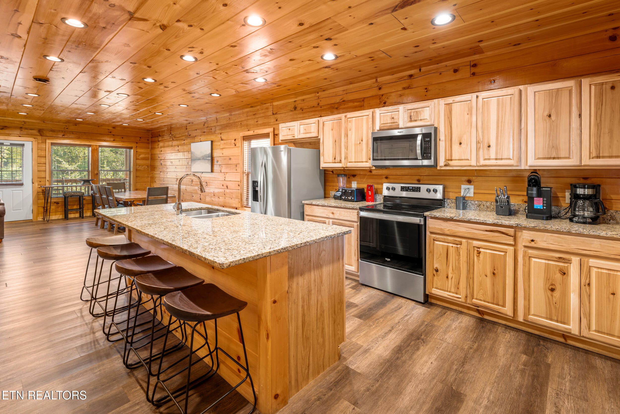 813 String Run Way Street Pigeon Forge TN 37863
