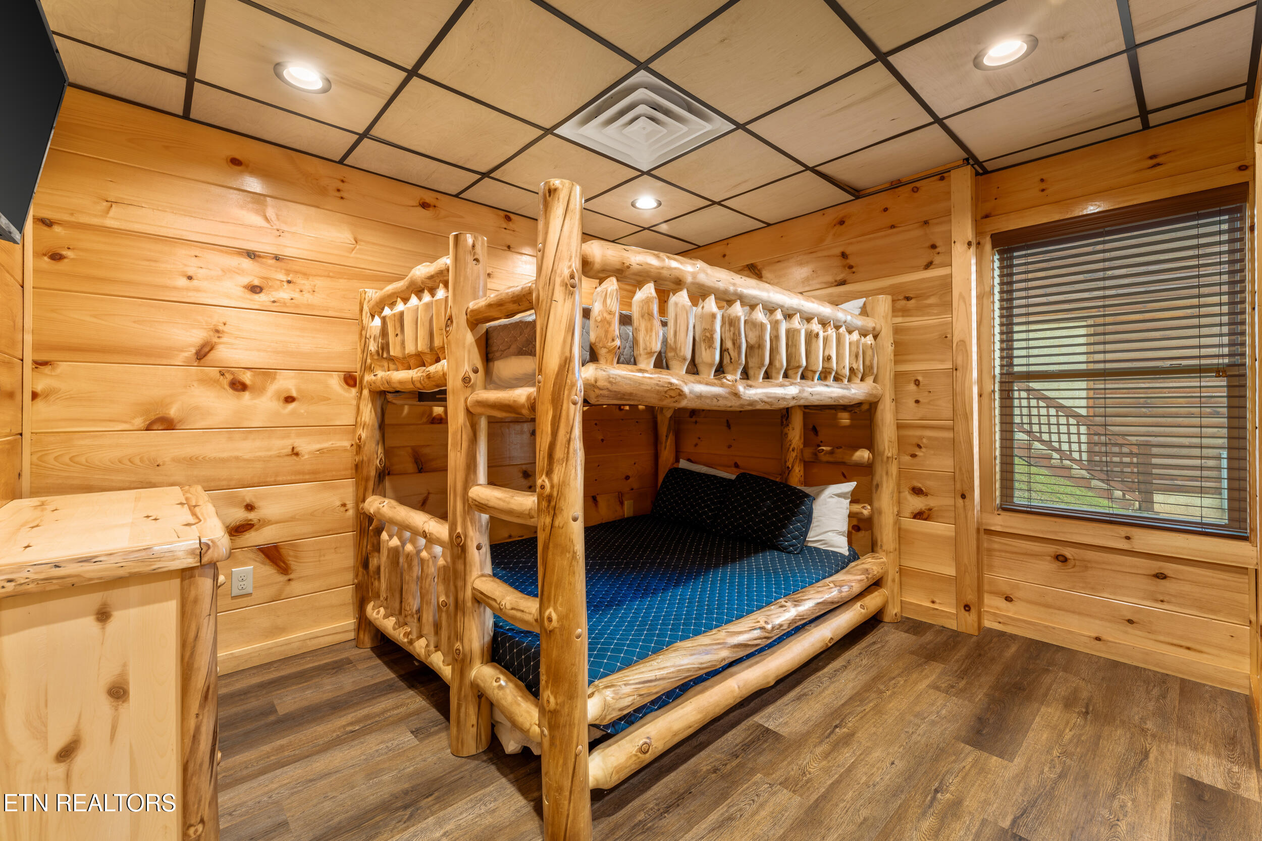 813 String Run Way Street Pigeon Forge TN 37863