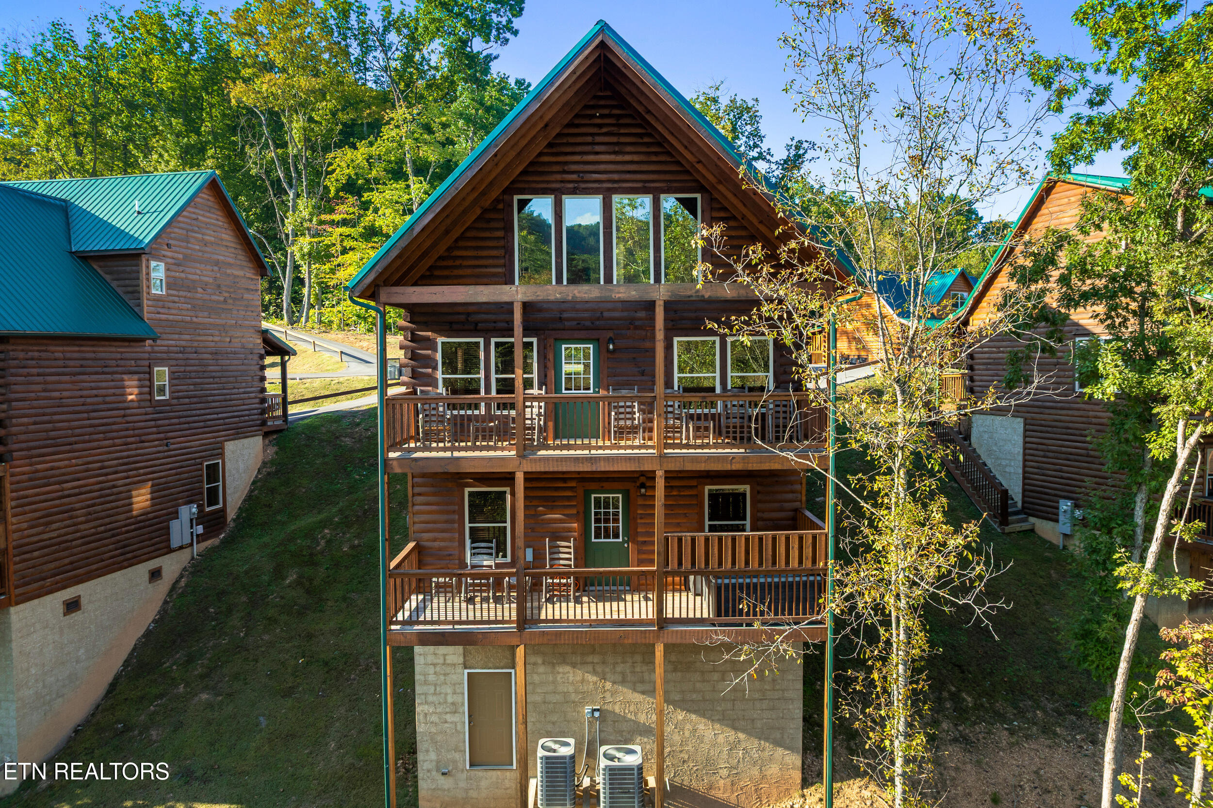 813 String Run Way Street Pigeon Forge TN 37863
