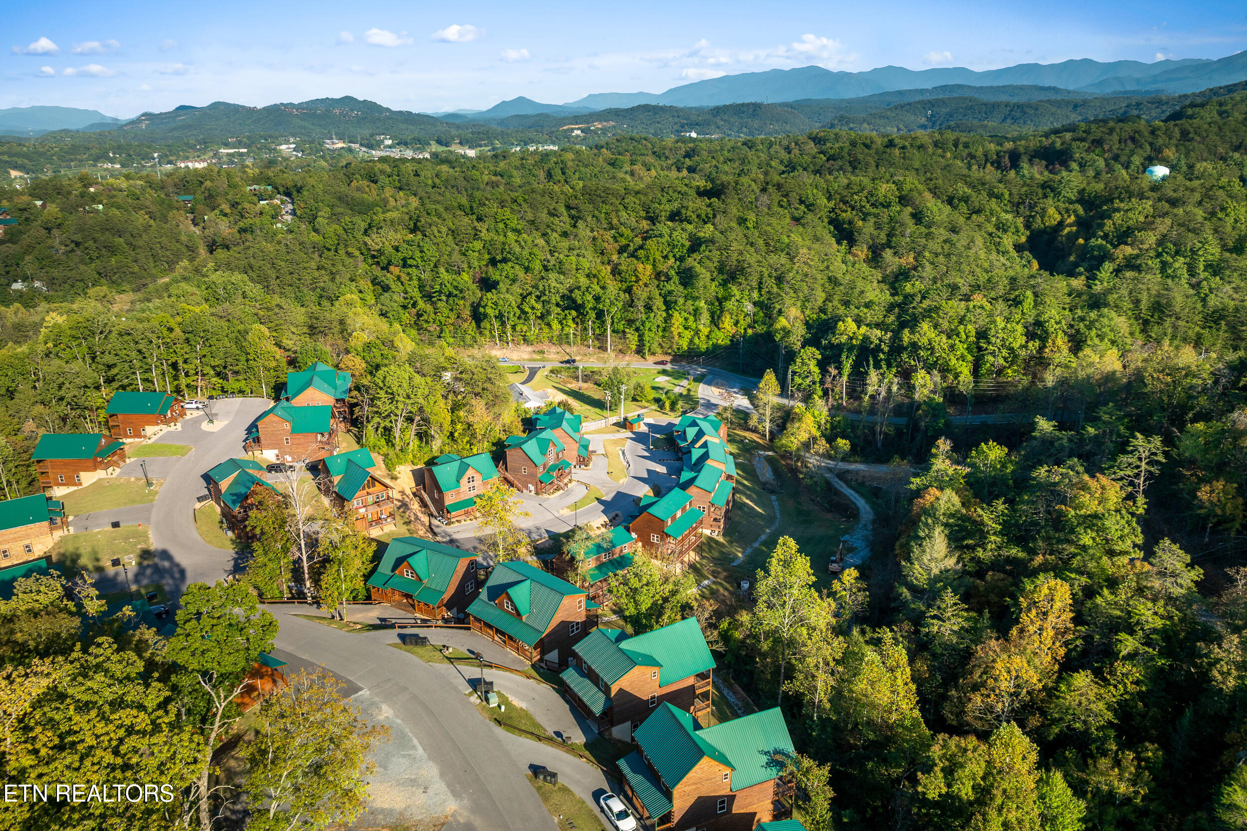 813 String Run Way Street Pigeon Forge TN 37863