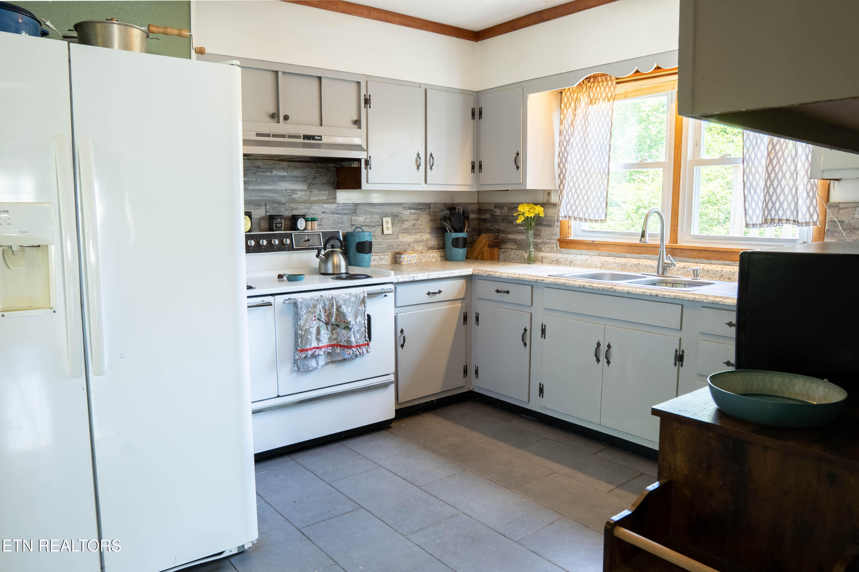 158 Cherry Bottom Road Caryville TN 37714