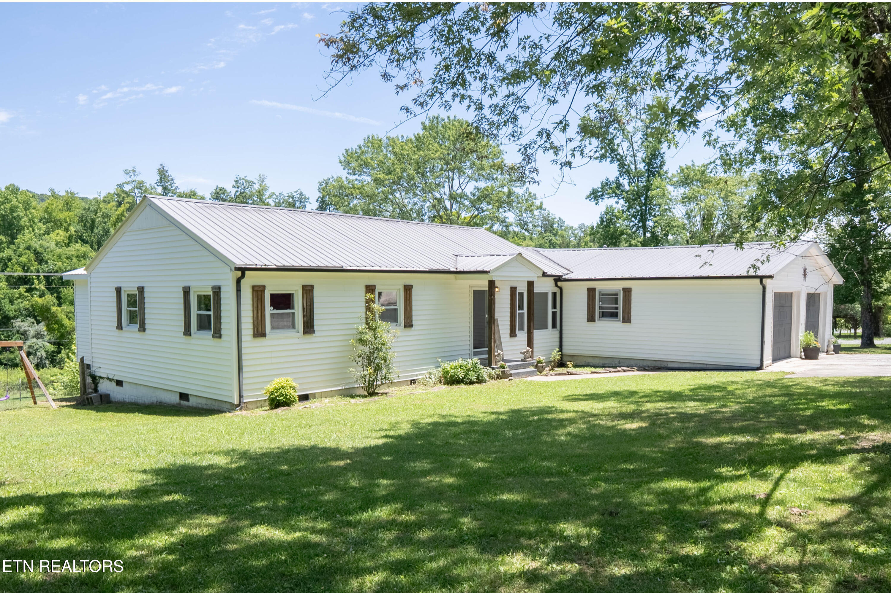 158 Cherry Bottom Road Caryville TN 37714