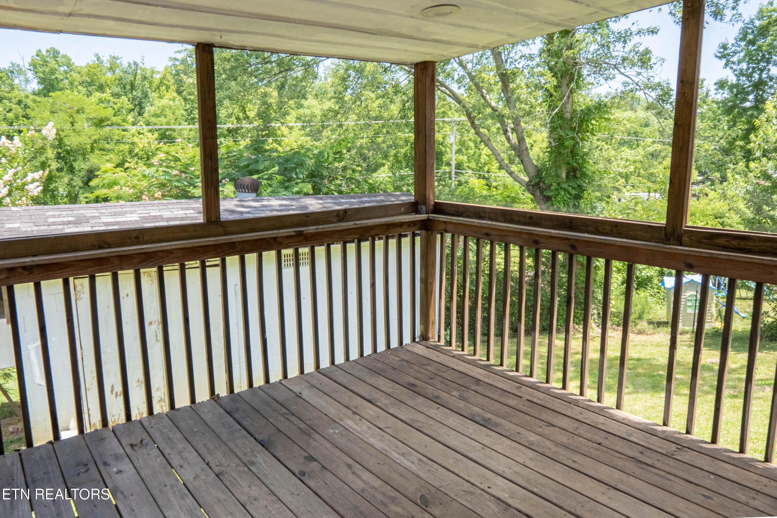 158 Cherry Bottom Road Caryville TN 37714