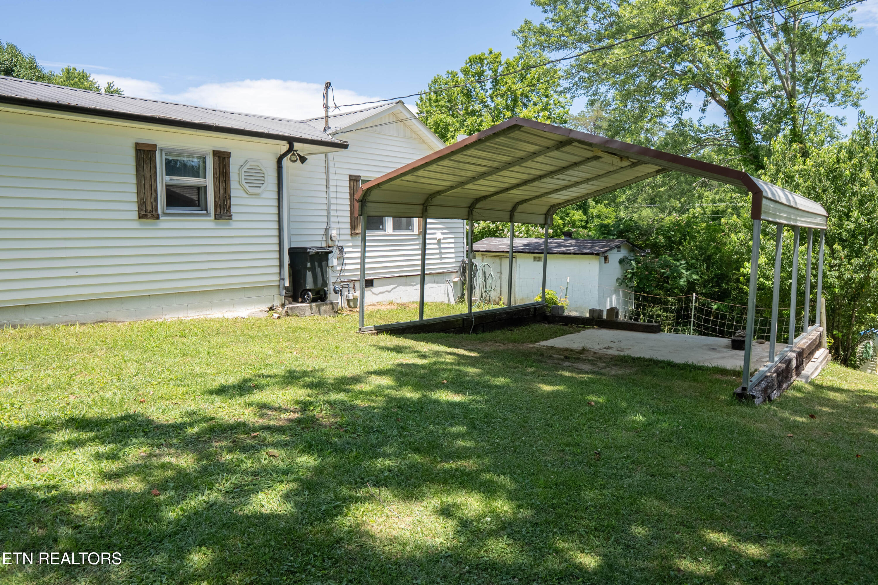 158 Cherry Bottom Road Caryville TN 37714