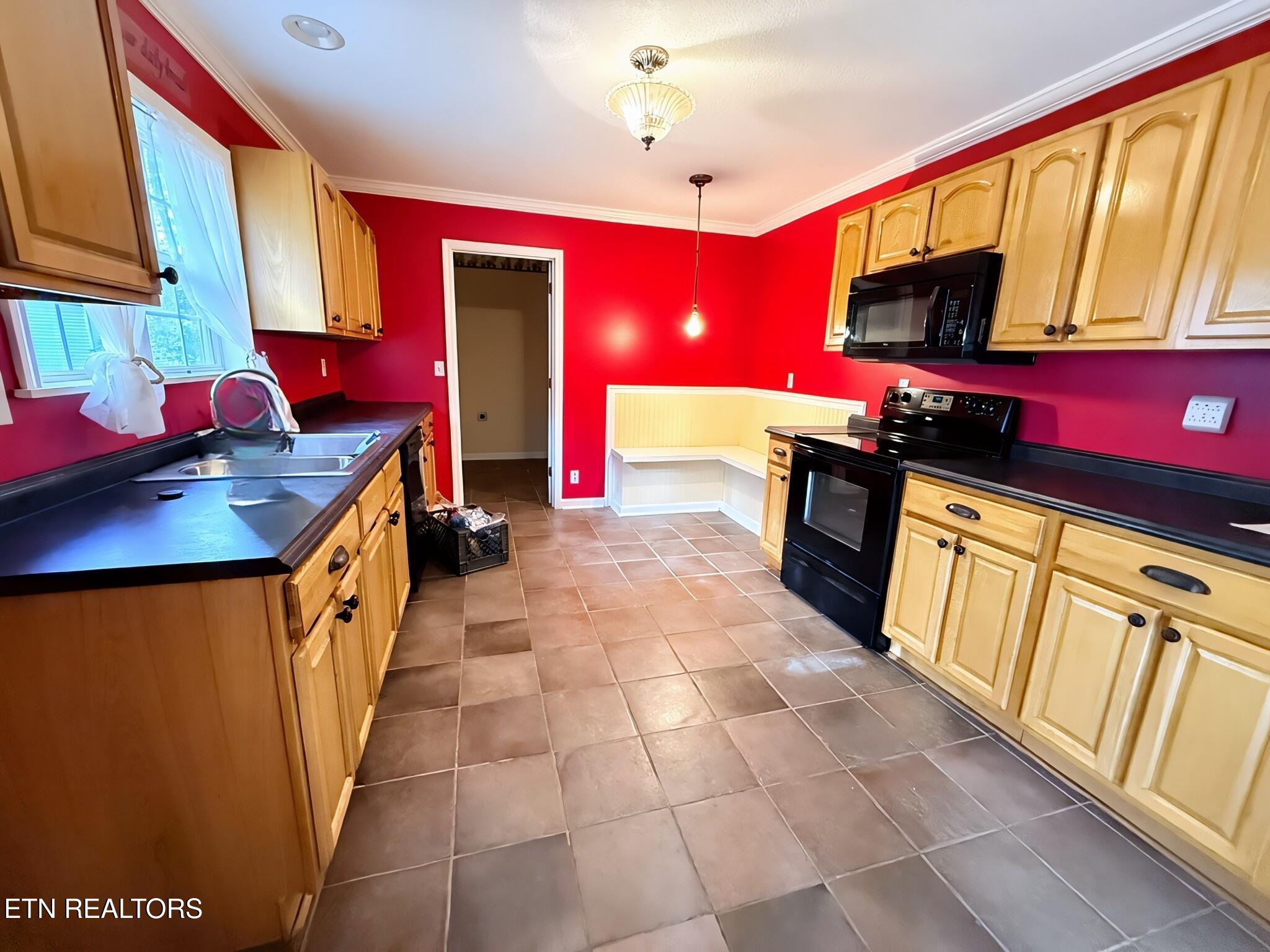 272 Cowan Lane Lafollette TN 37766