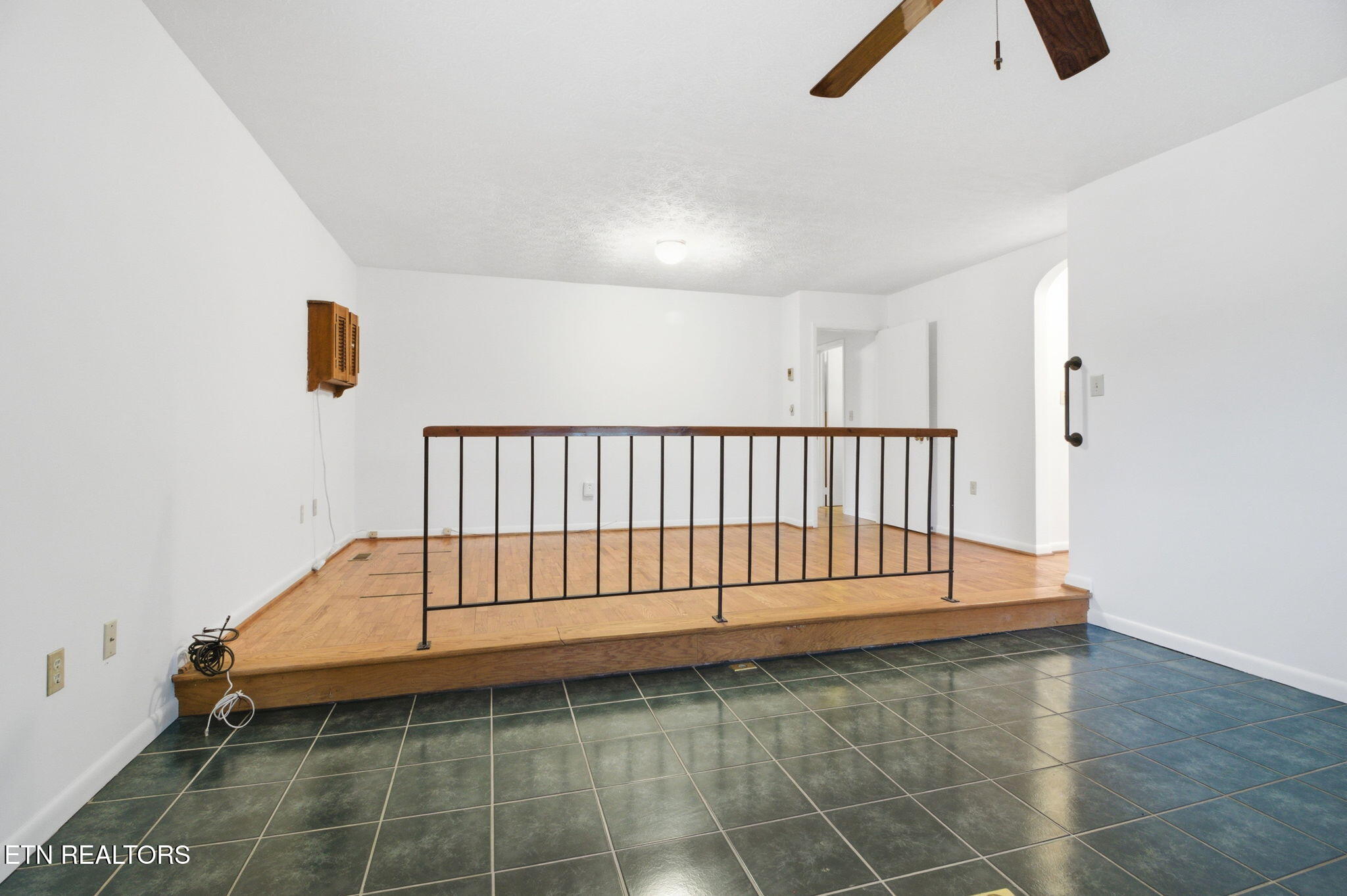 353 E Wolf Valley Road Heiskell TN 37754