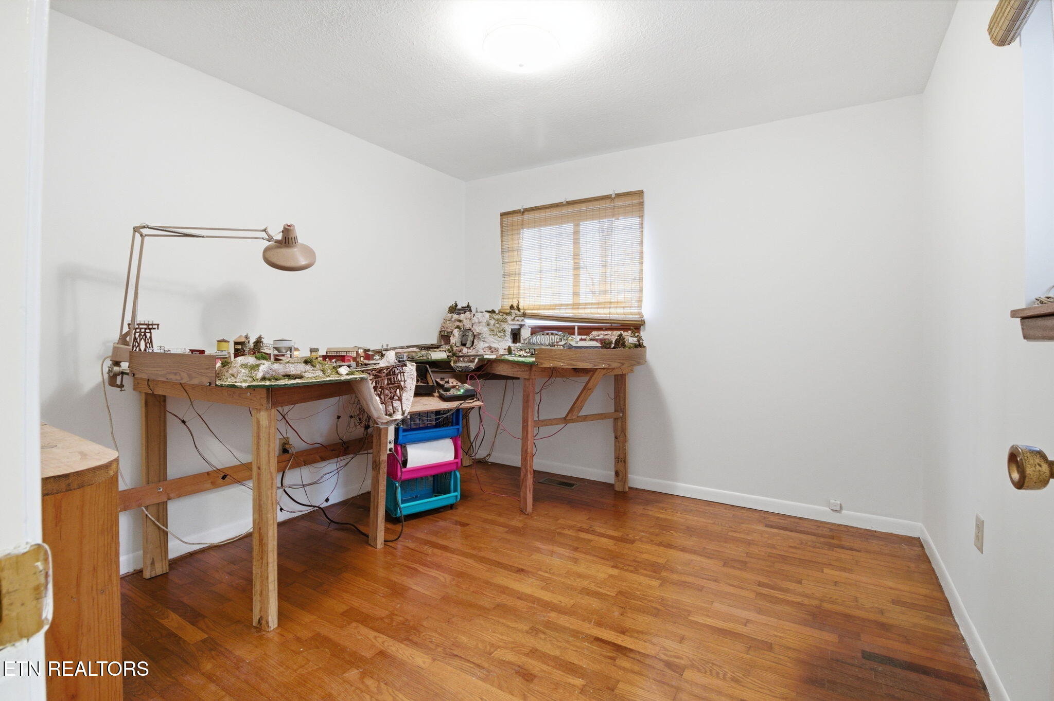353 E Wolf Valley Road Heiskell TN 37754
