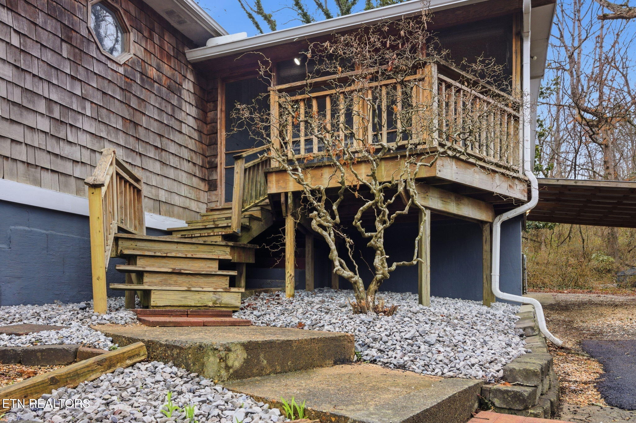353 E Wolf Valley Road Heiskell TN 37754