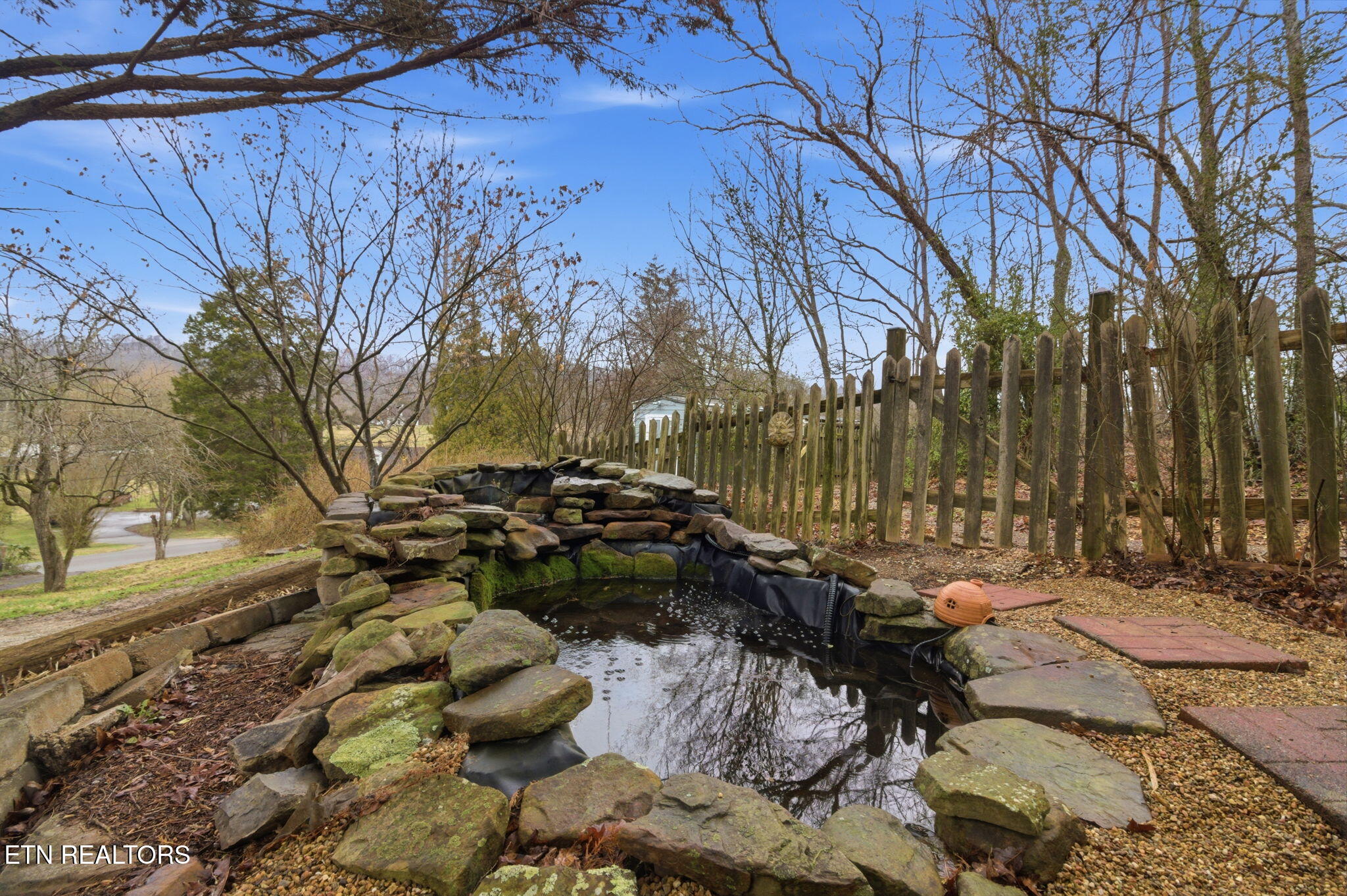 353 E Wolf Valley Road Heiskell TN 37754