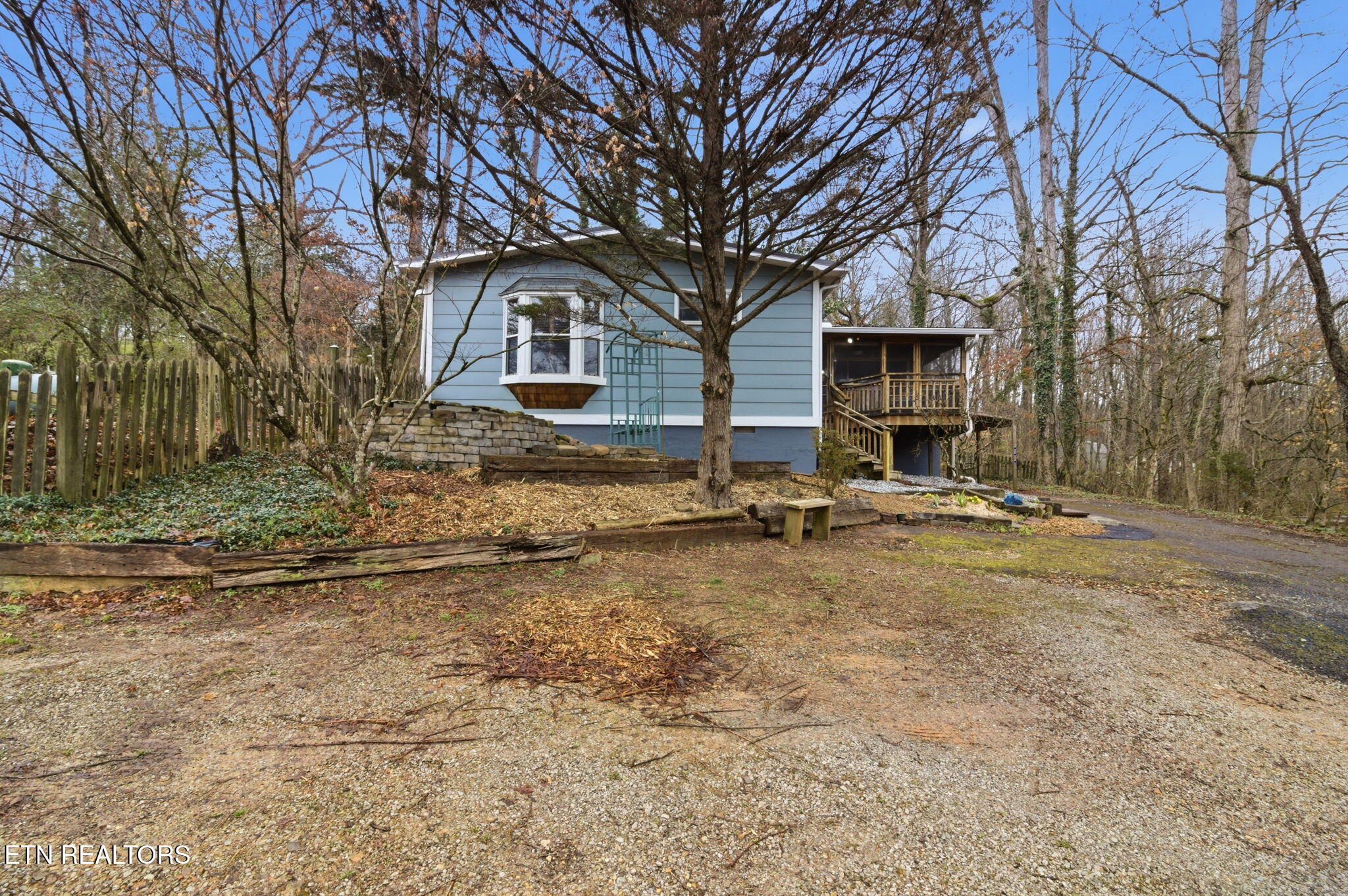 353 E Wolf Valley Road Heiskell TN 37754