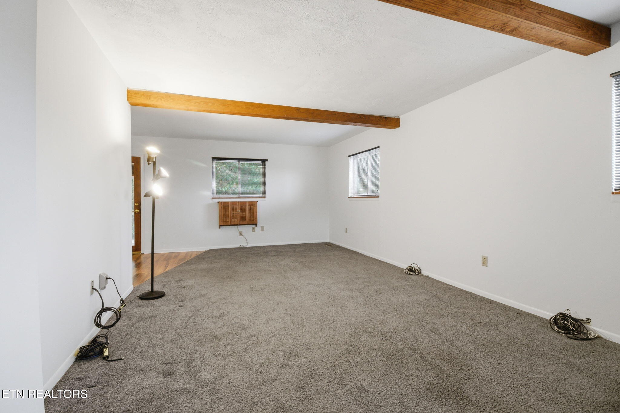 353 E Wolf Valley Road Heiskell TN 37754