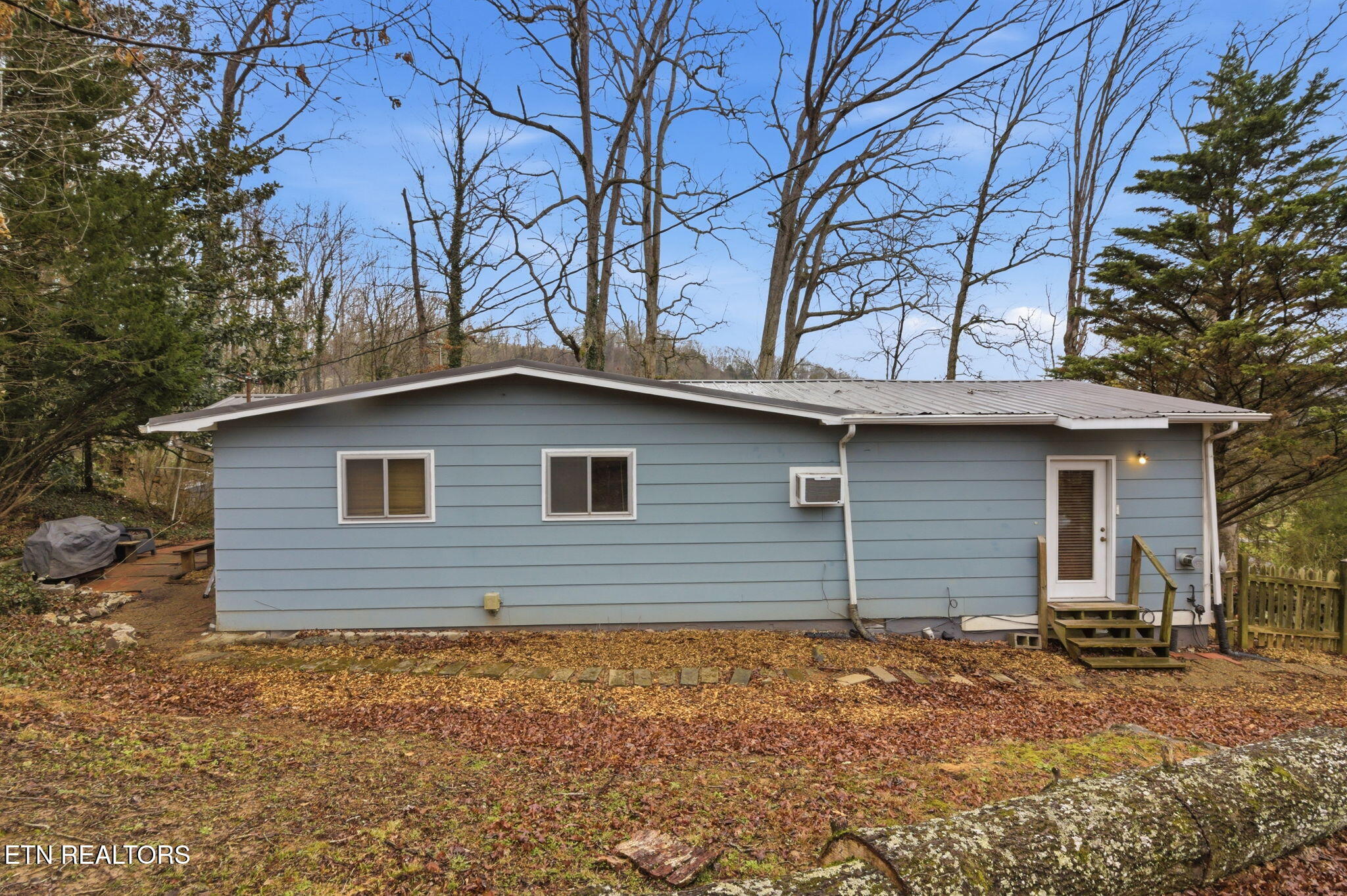 353 E Wolf Valley Road Heiskell TN 37754