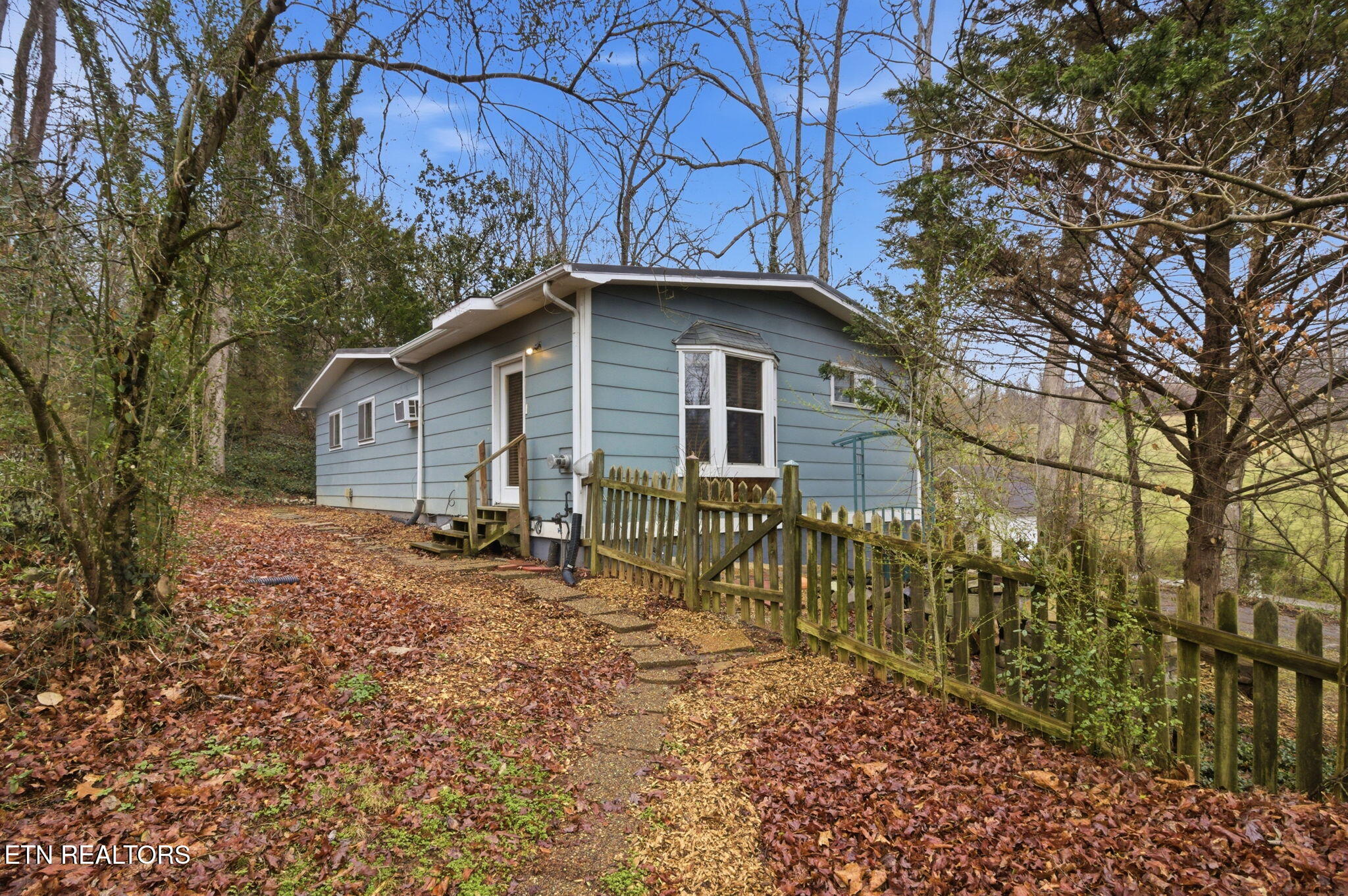 353 E Wolf Valley Road Heiskell TN 37754