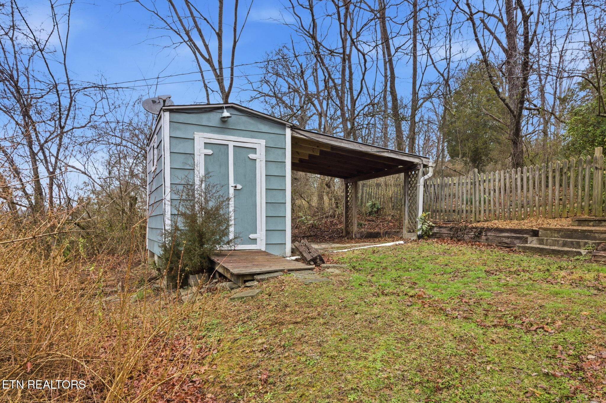 353 E Wolf Valley Road Heiskell TN 37754