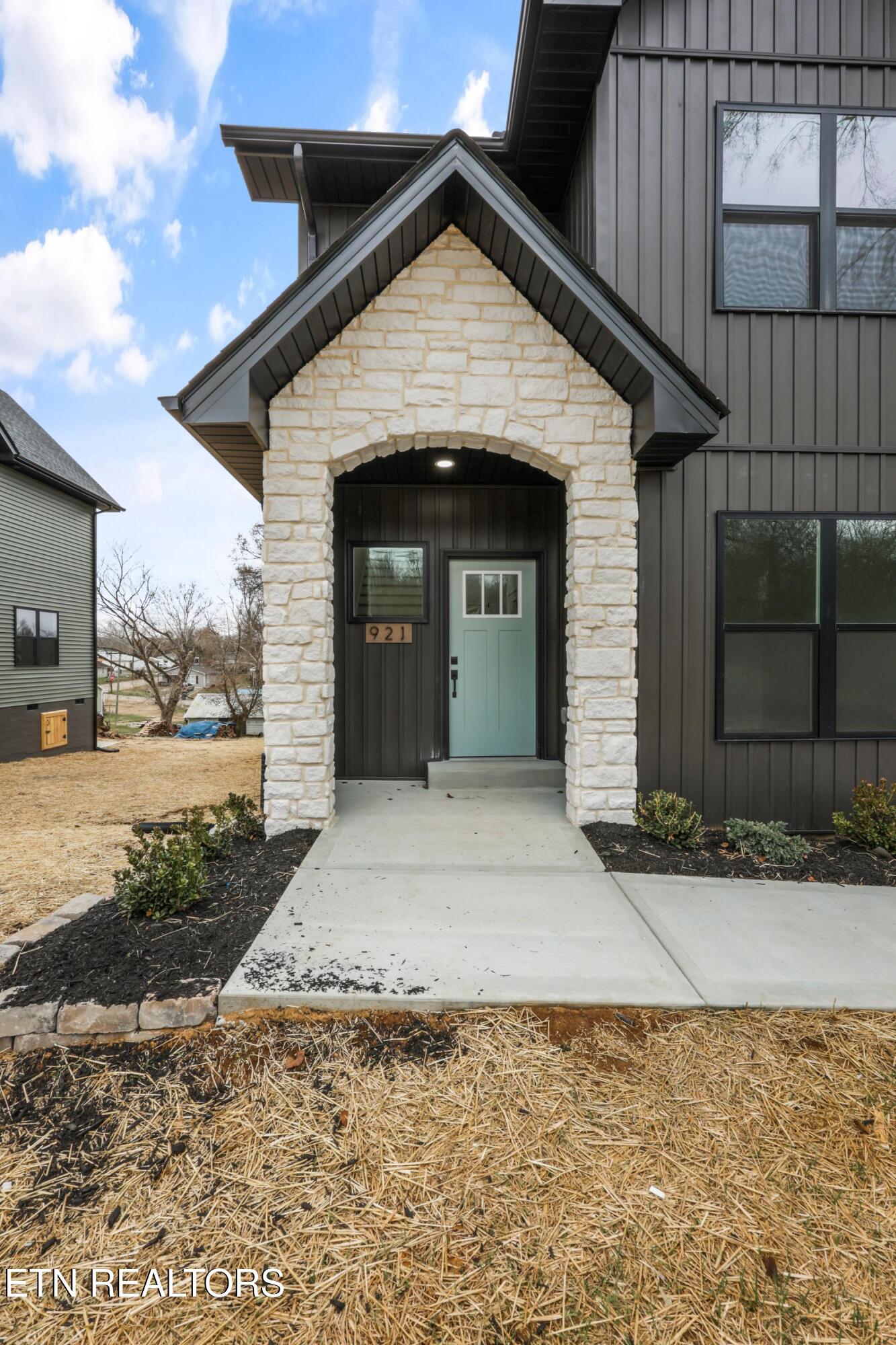 921 Drive E Knoxville TN 37920