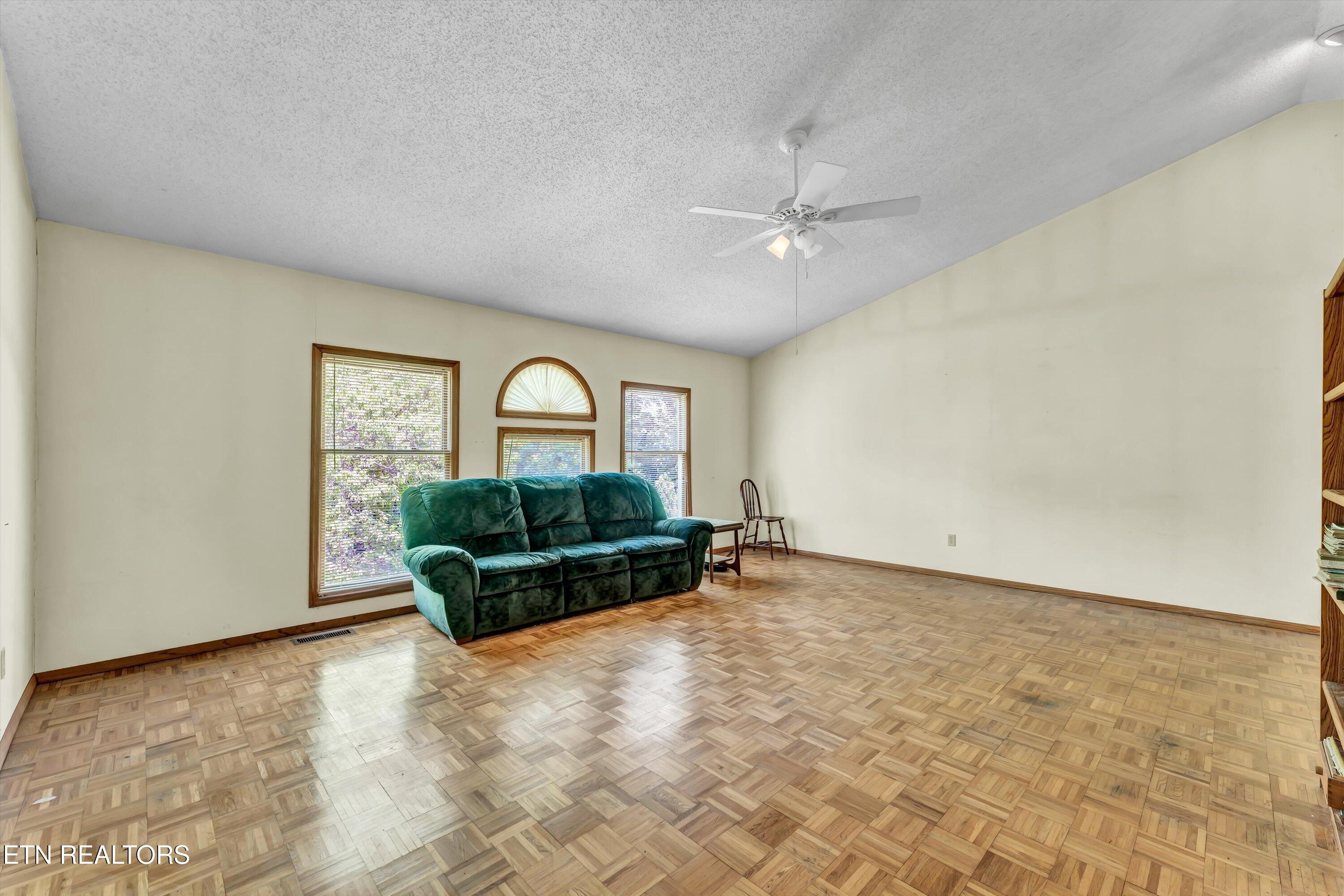 917 Centeroak Drive Knoxville TN 37920