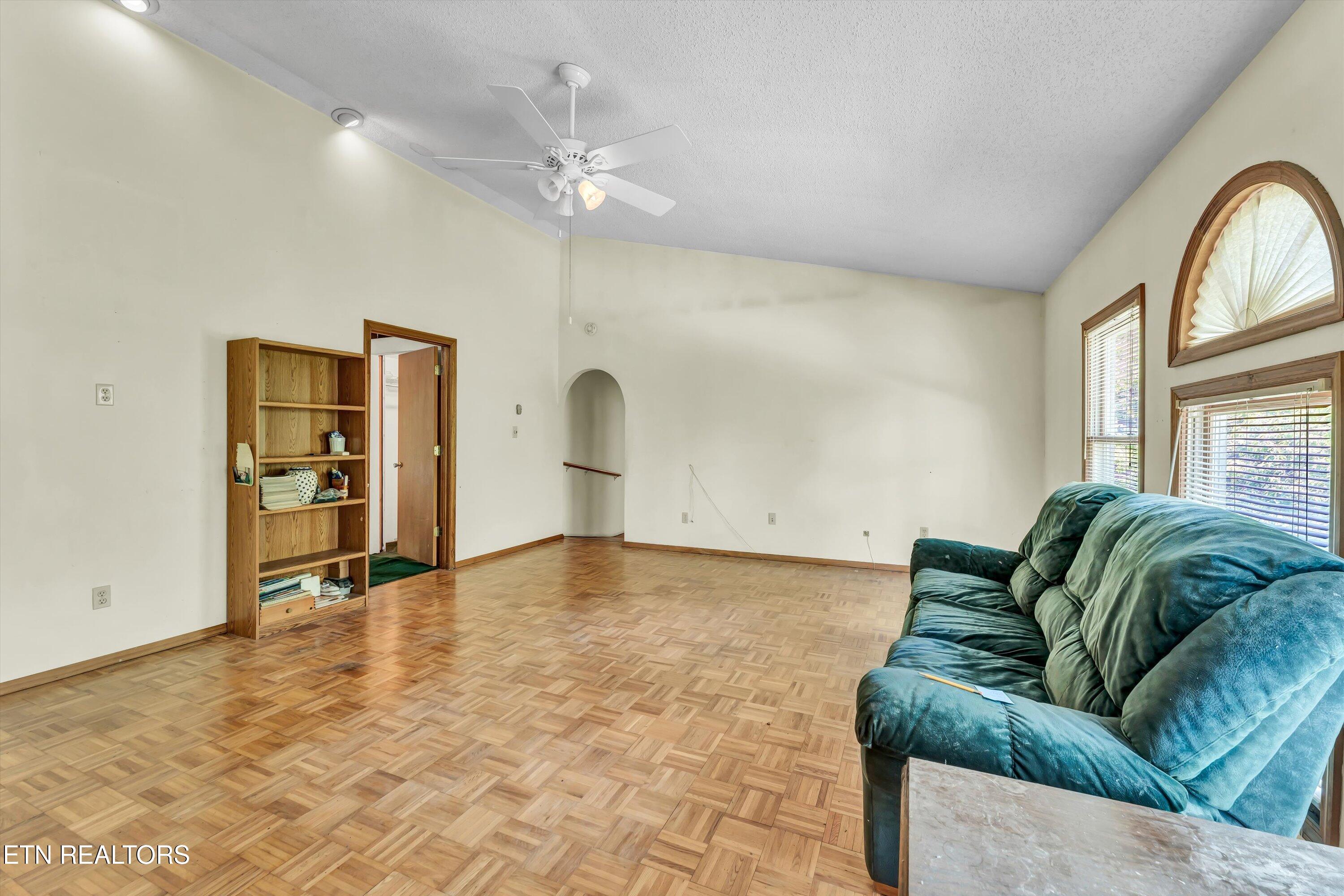 917 Centeroak Drive Knoxville TN 37920