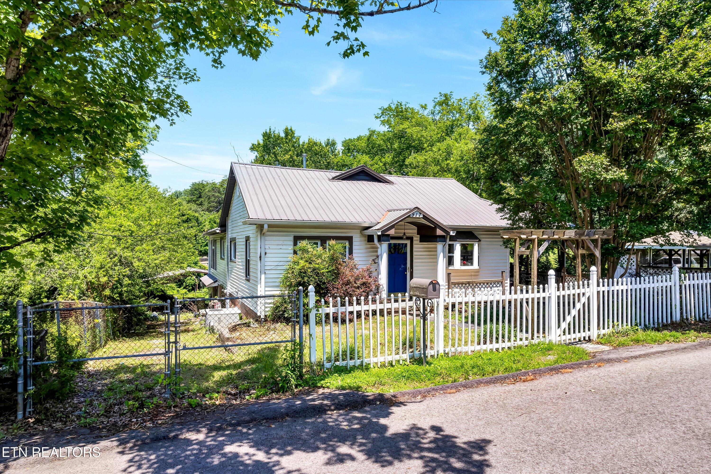 917 Centeroak Drive Knoxville TN 37920