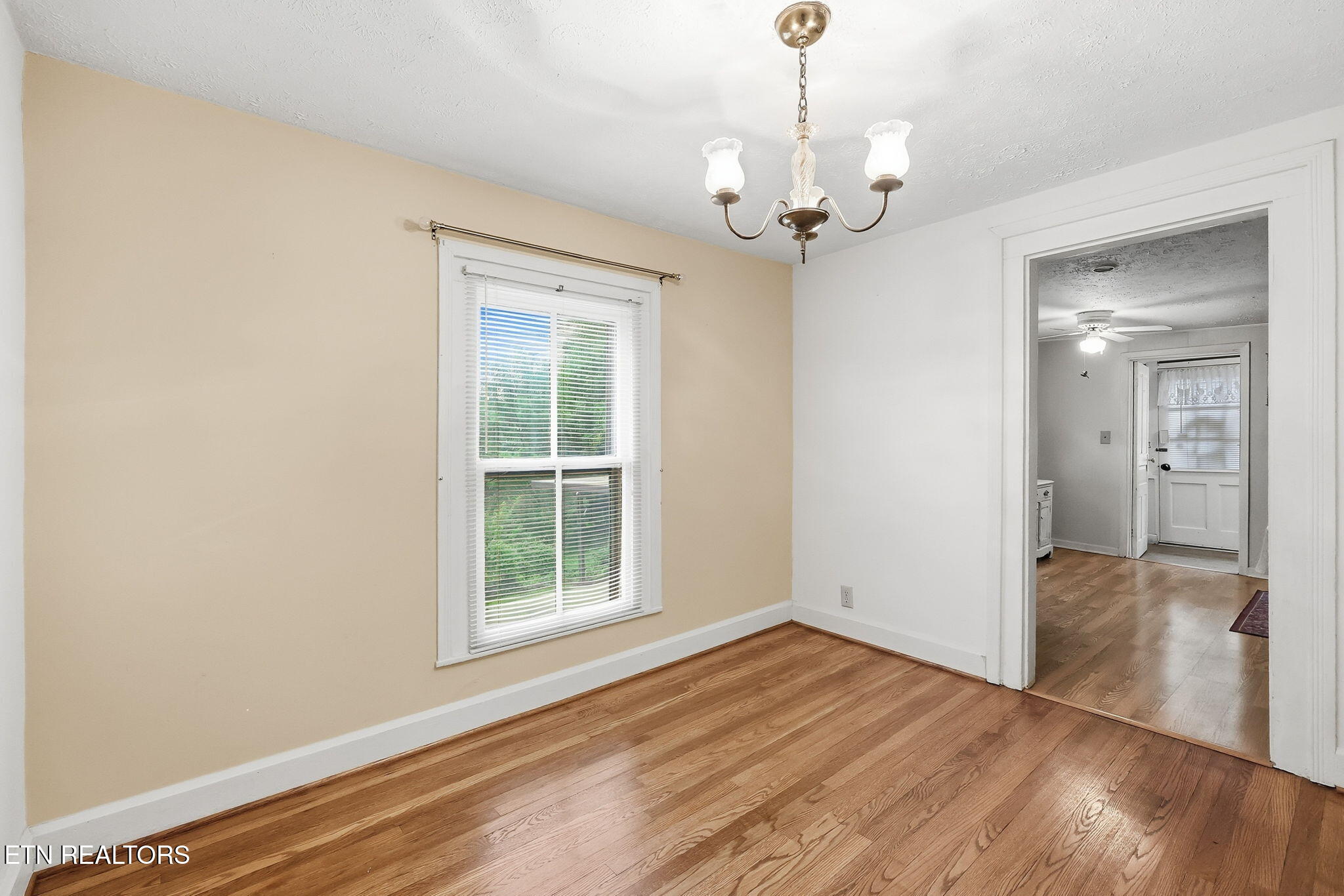 627 Medaris Street Clinton TN 37716