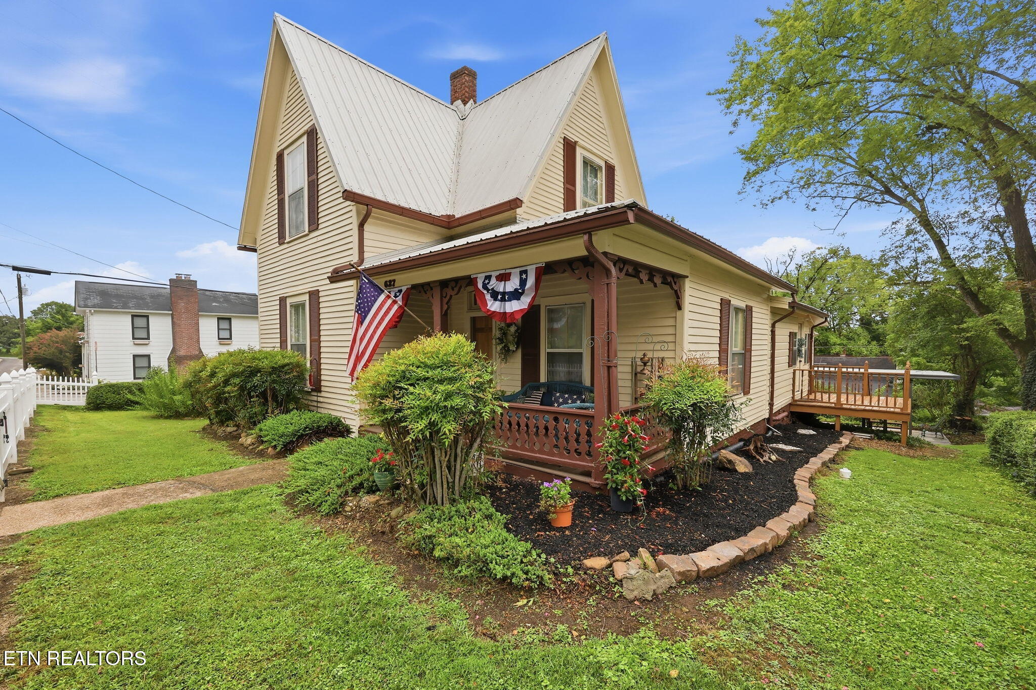 627 Medaris Street Clinton TN 37716