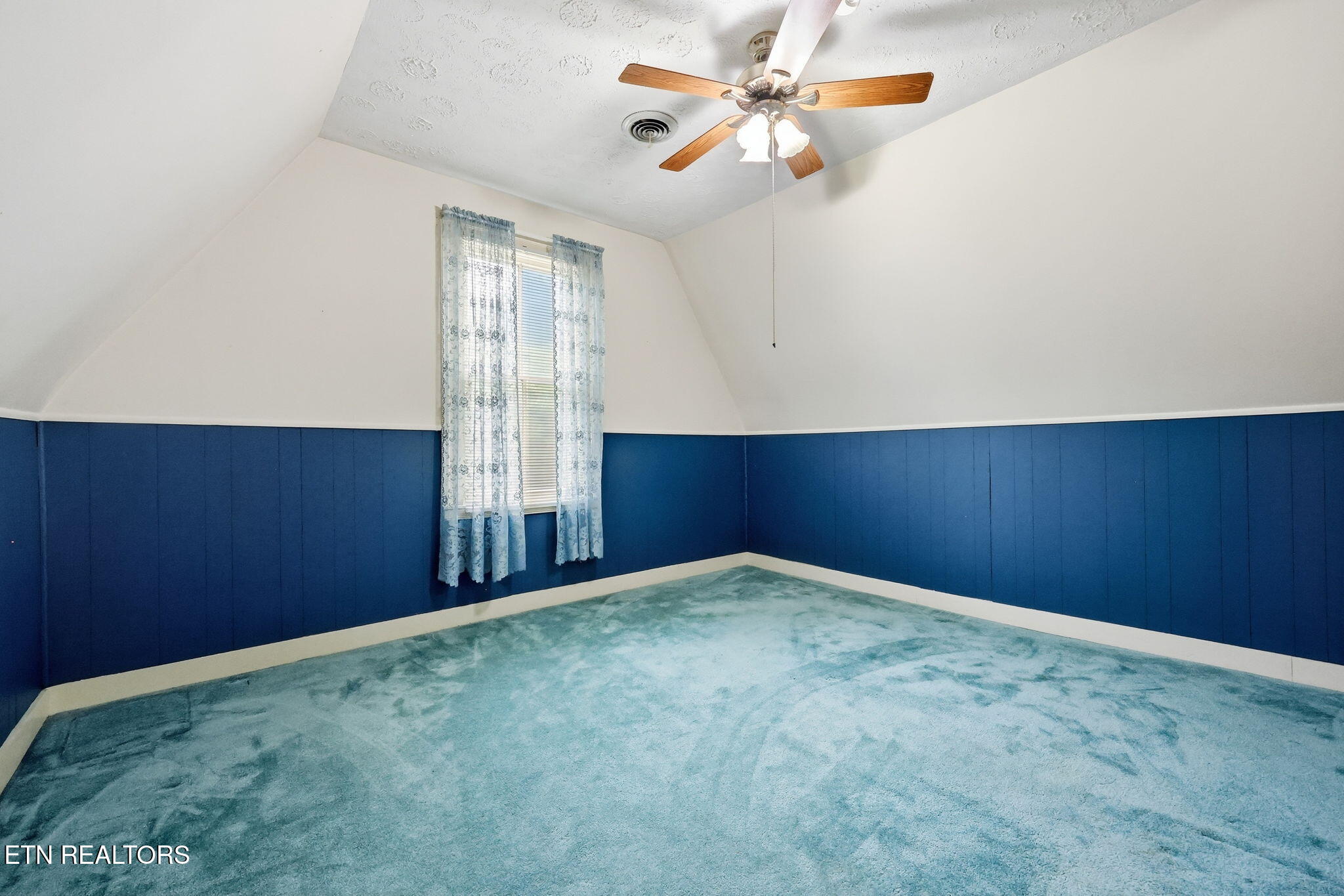 627 Medaris Street Clinton TN 37716