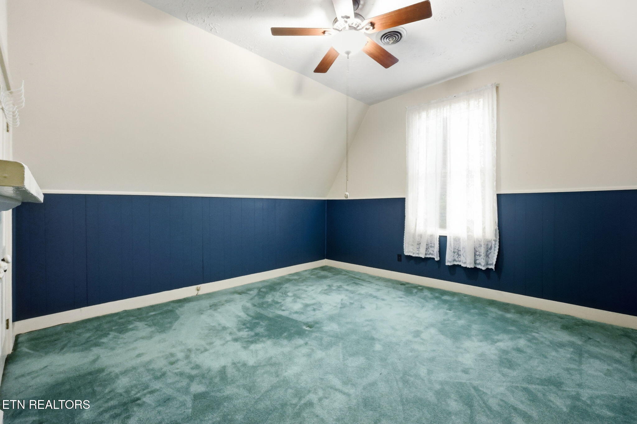 627 Medaris Street Clinton TN 37716