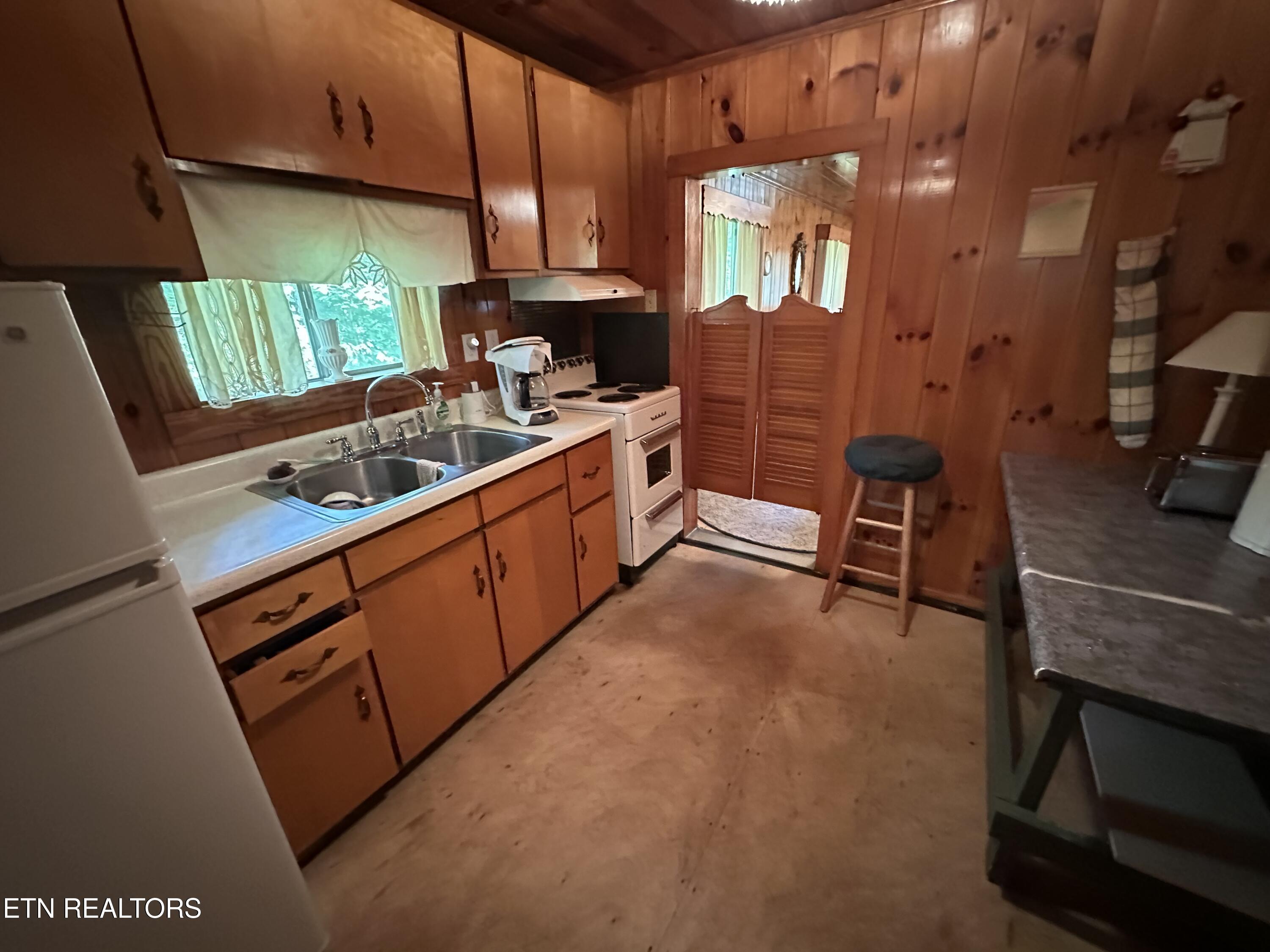 1138 Little Smoky Road Gatlinburg TN 37738