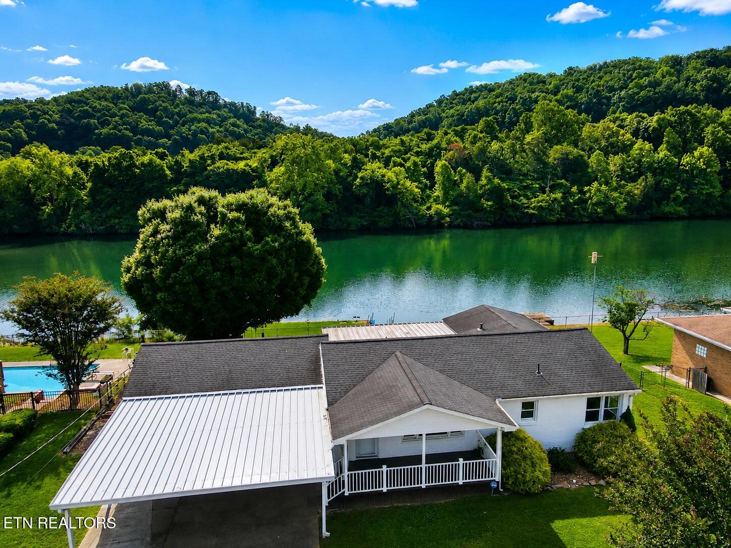 408 Riverside Drive Clinton TN 37716