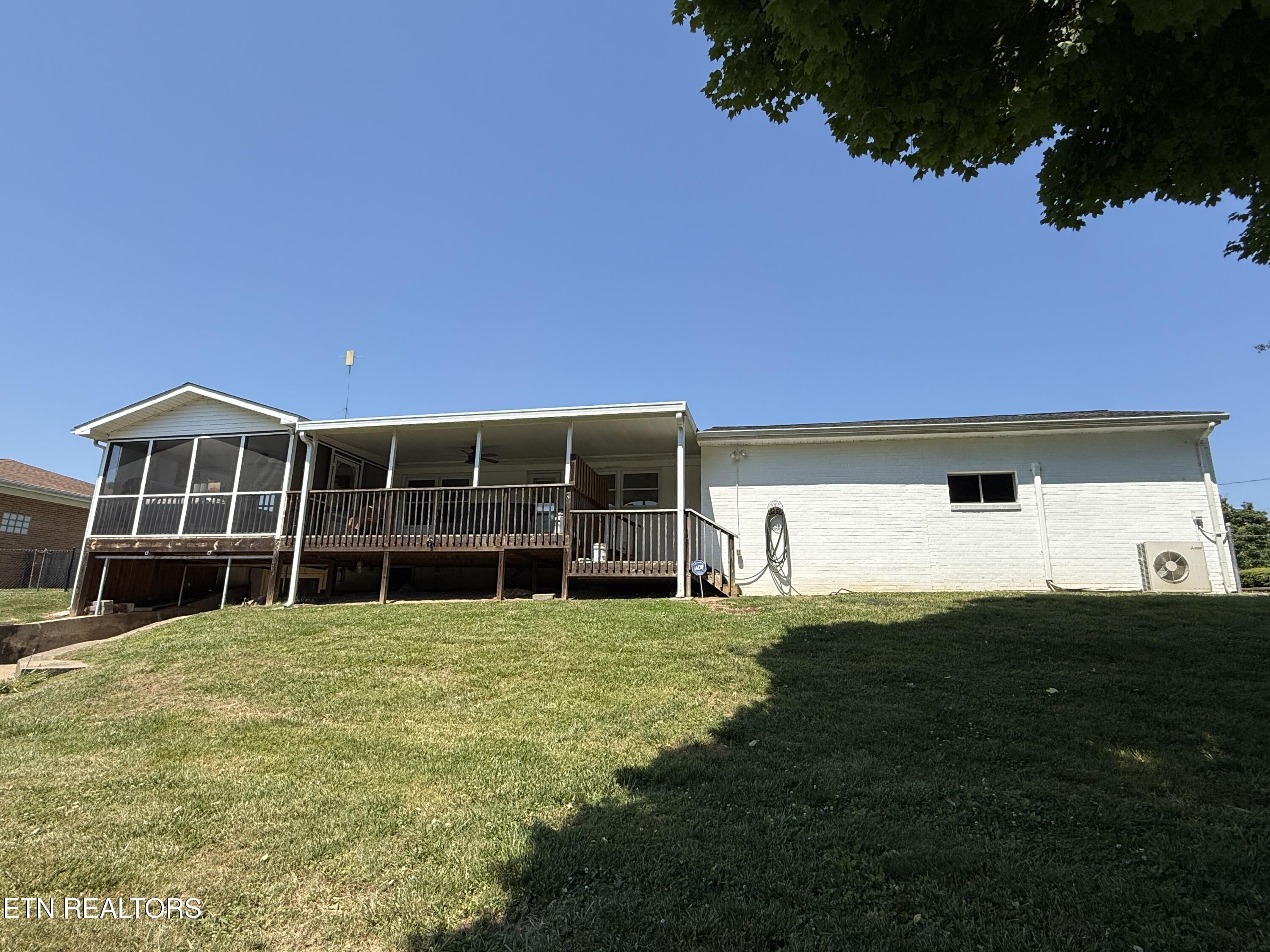 408 Riverside Drive Clinton TN 37716