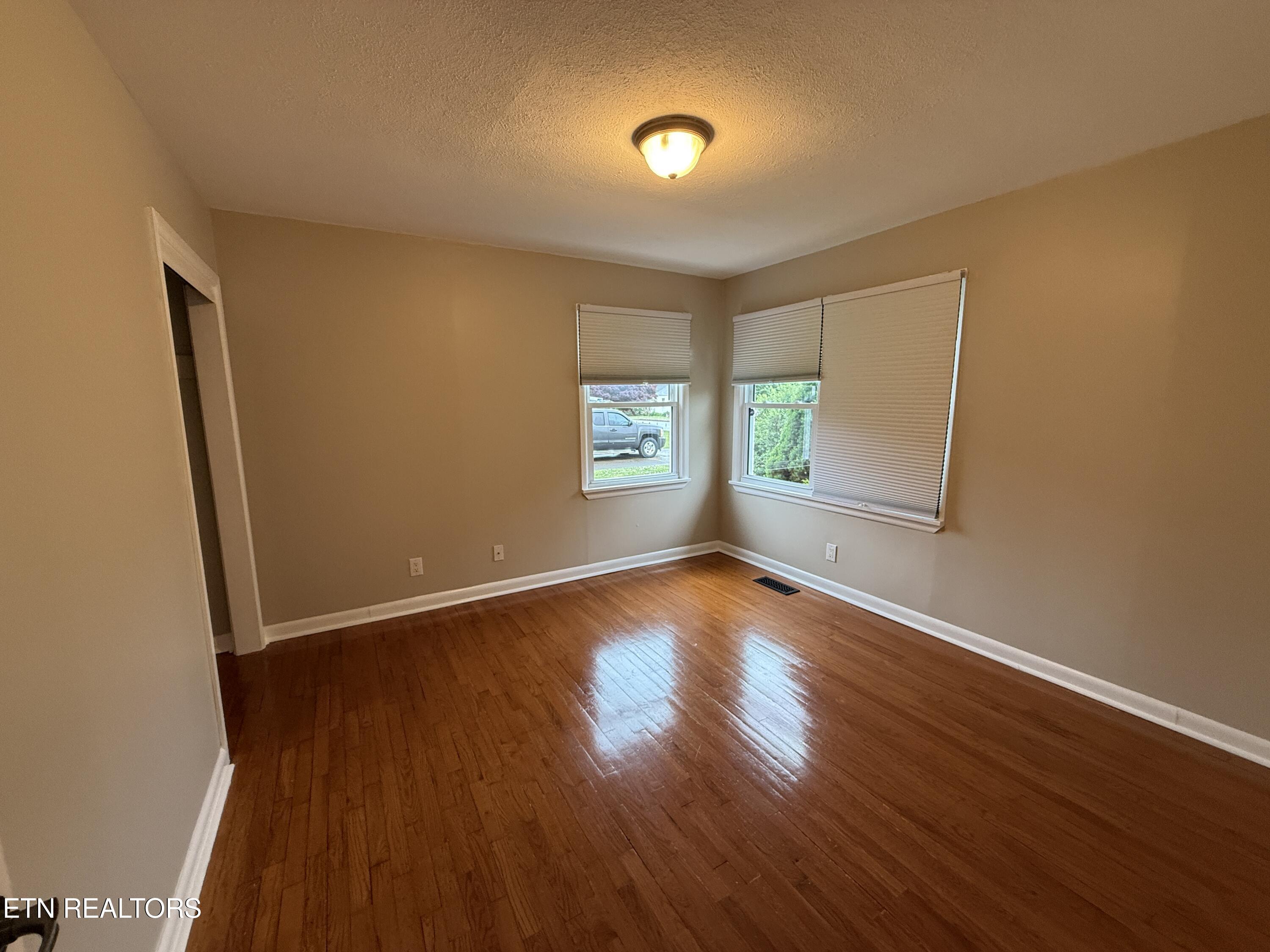 408 Riverside Drive Clinton TN 37716