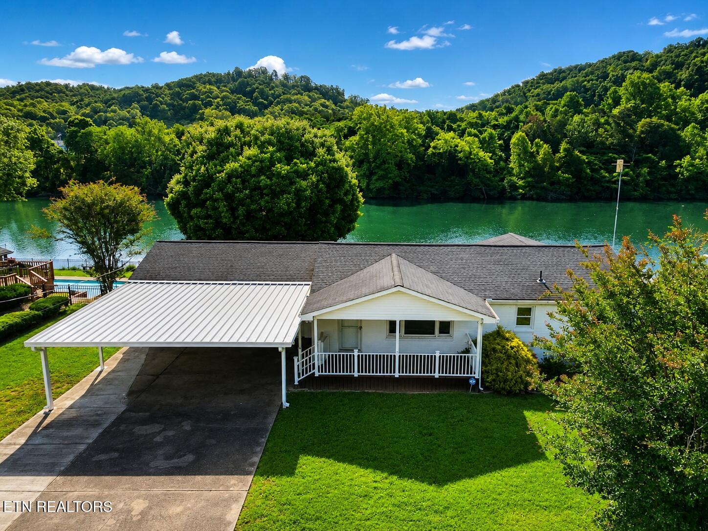408 Riverside Drive Clinton TN 37716