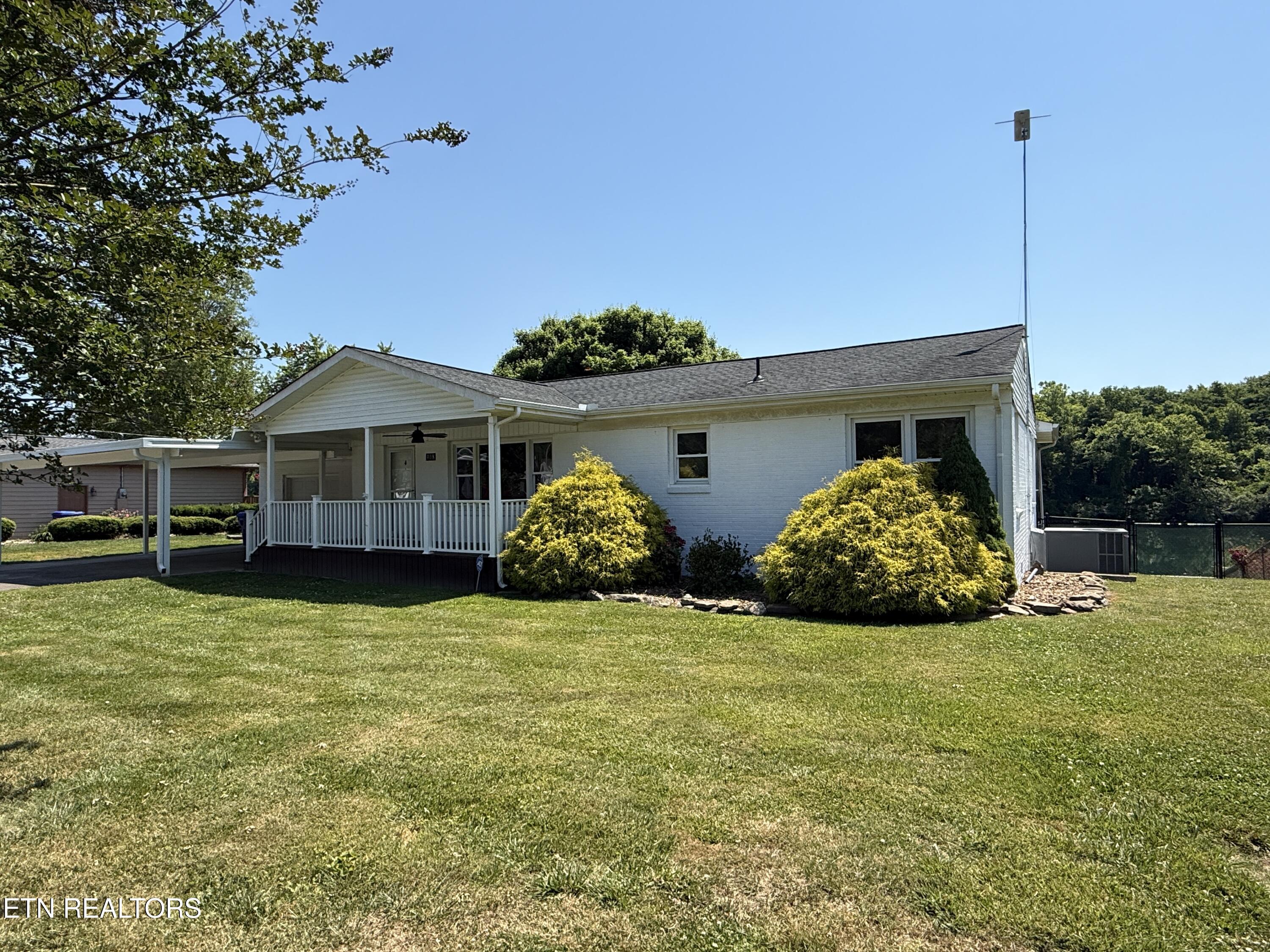 408 Riverside Drive Clinton TN 37716