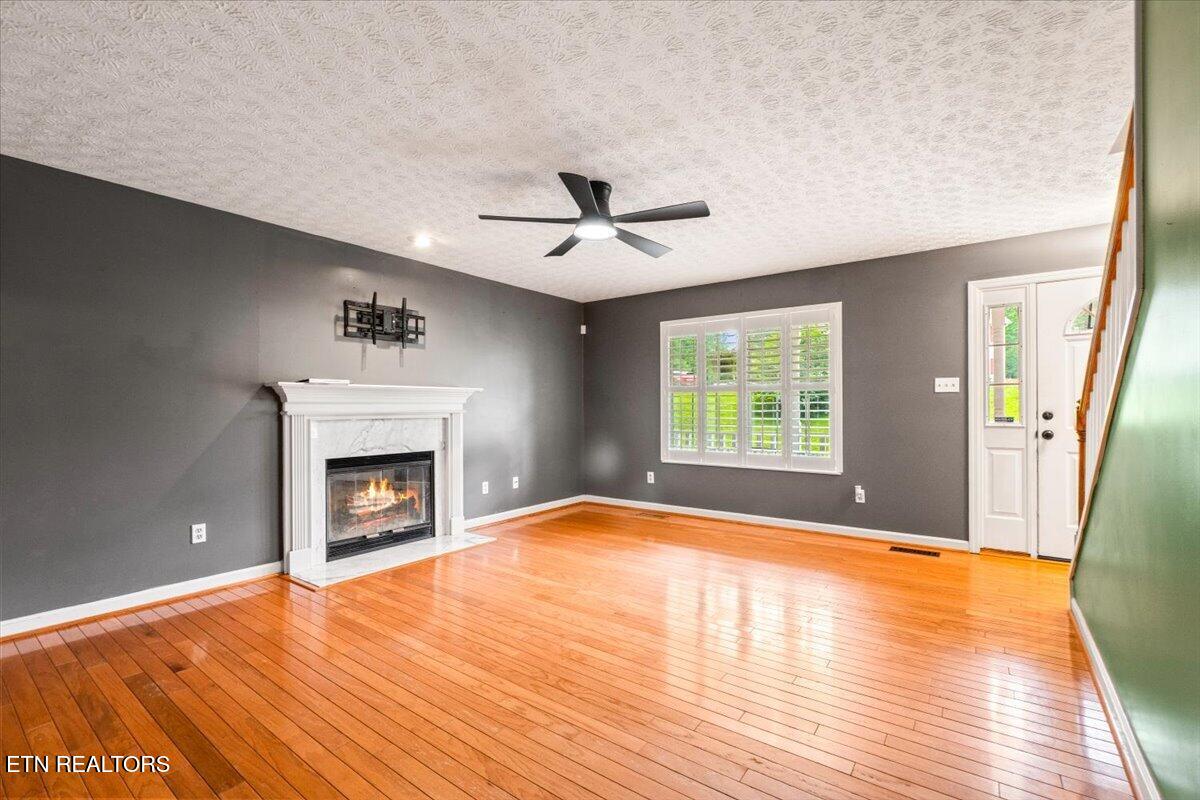 153 Autumn Drive Clinton TN 37716