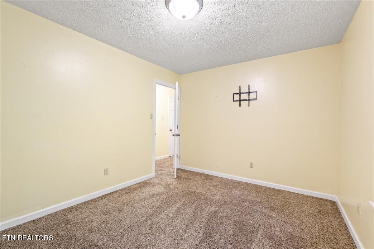 153 Autumn Drive Clinton TN 37716