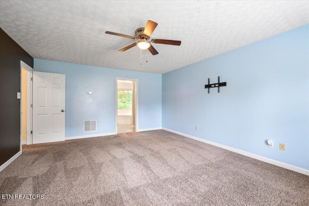 153 Autumn Drive Clinton TN 37716