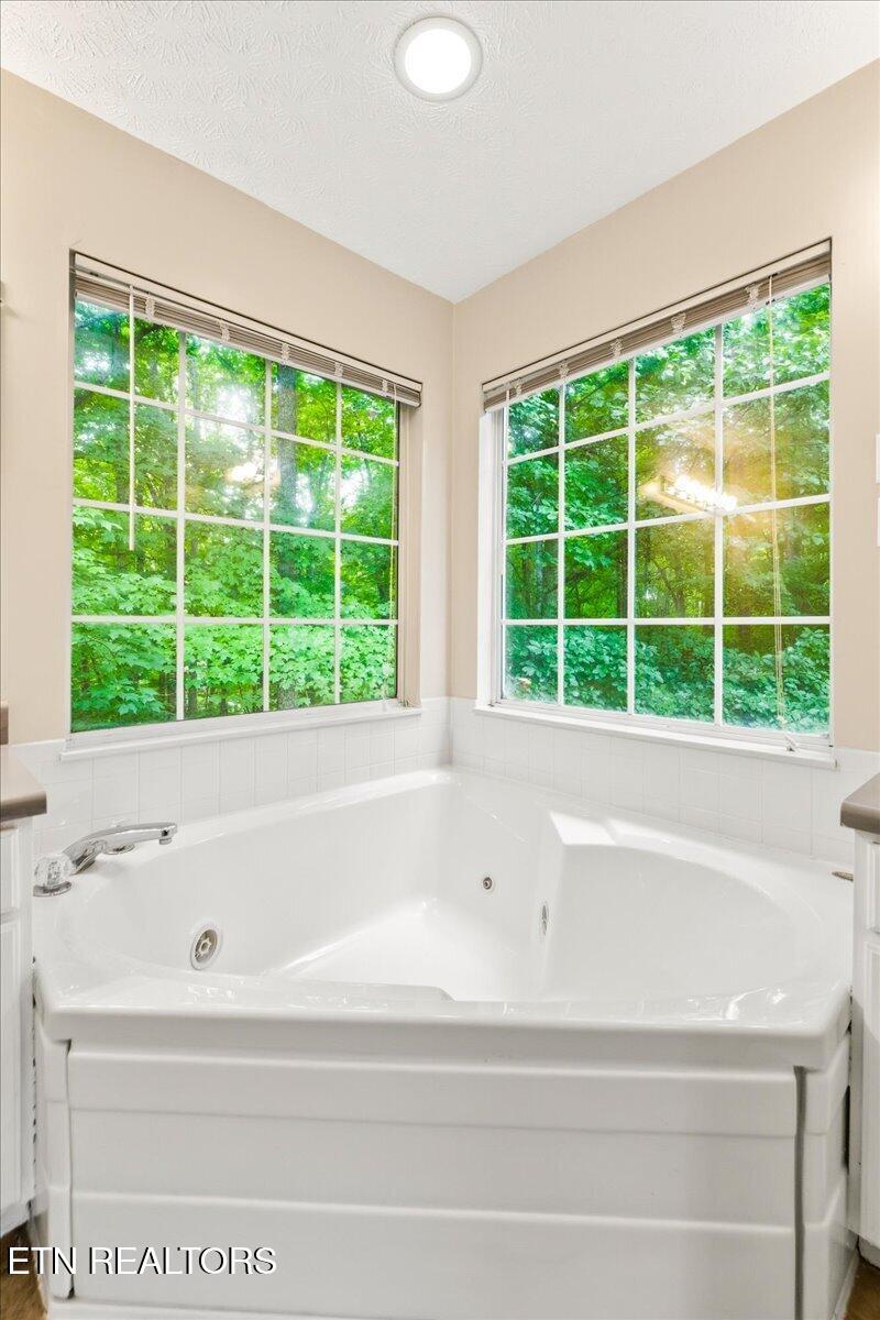 153 Autumn Drive Clinton TN 37716