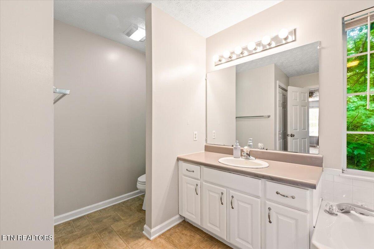 153 Autumn Drive Clinton TN 37716