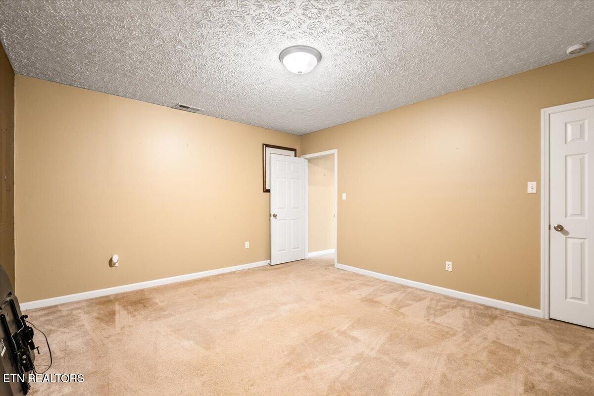 153 Autumn Drive Clinton TN 37716