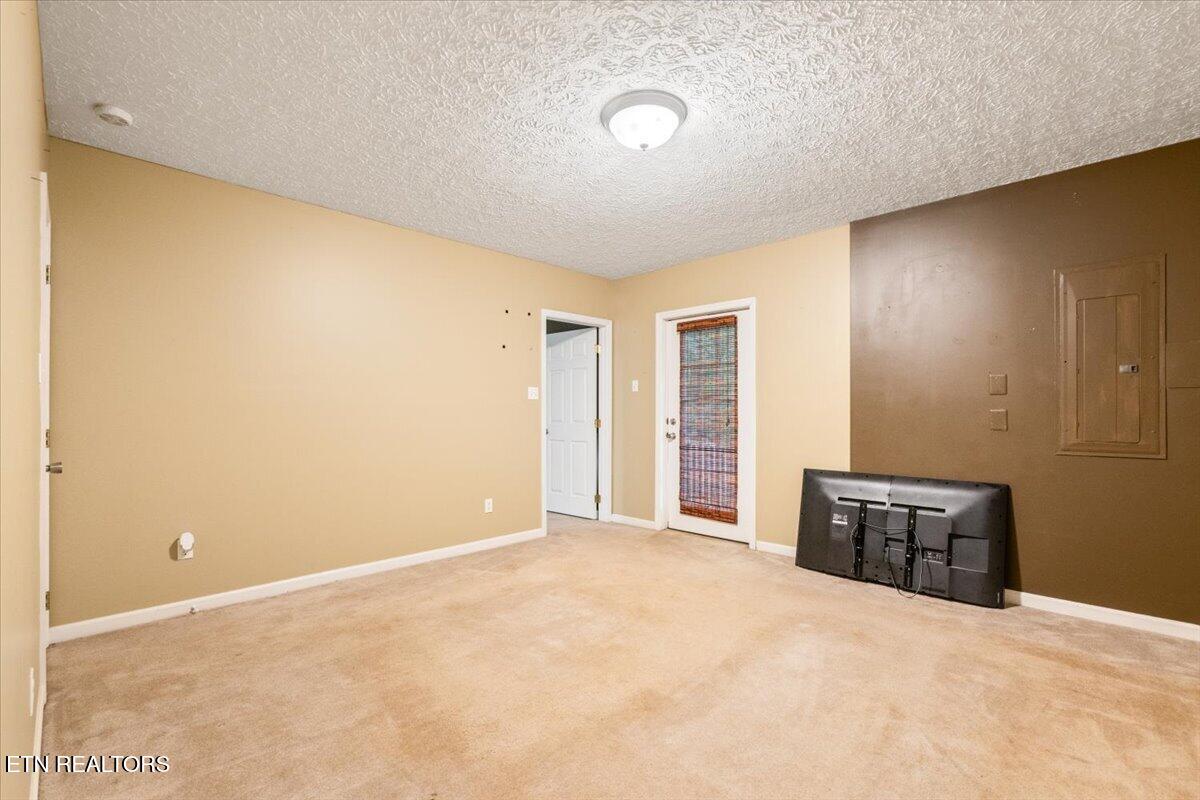 153 Autumn Drive Clinton TN 37716