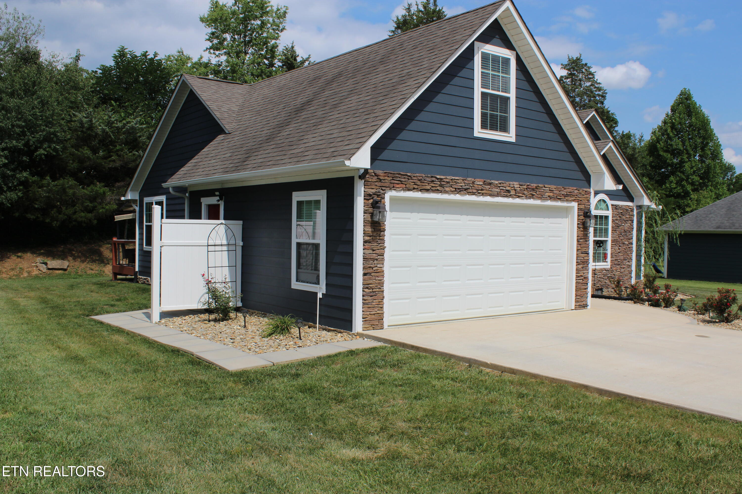 120 Judge Asbury Court Jacksboro TN 37757