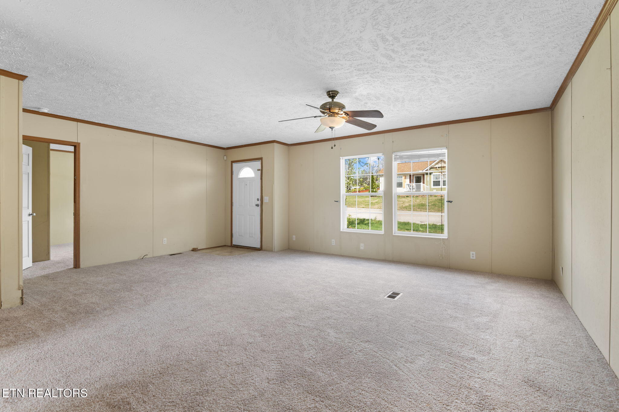 902 Oak Village Court Dandridge TN 37725