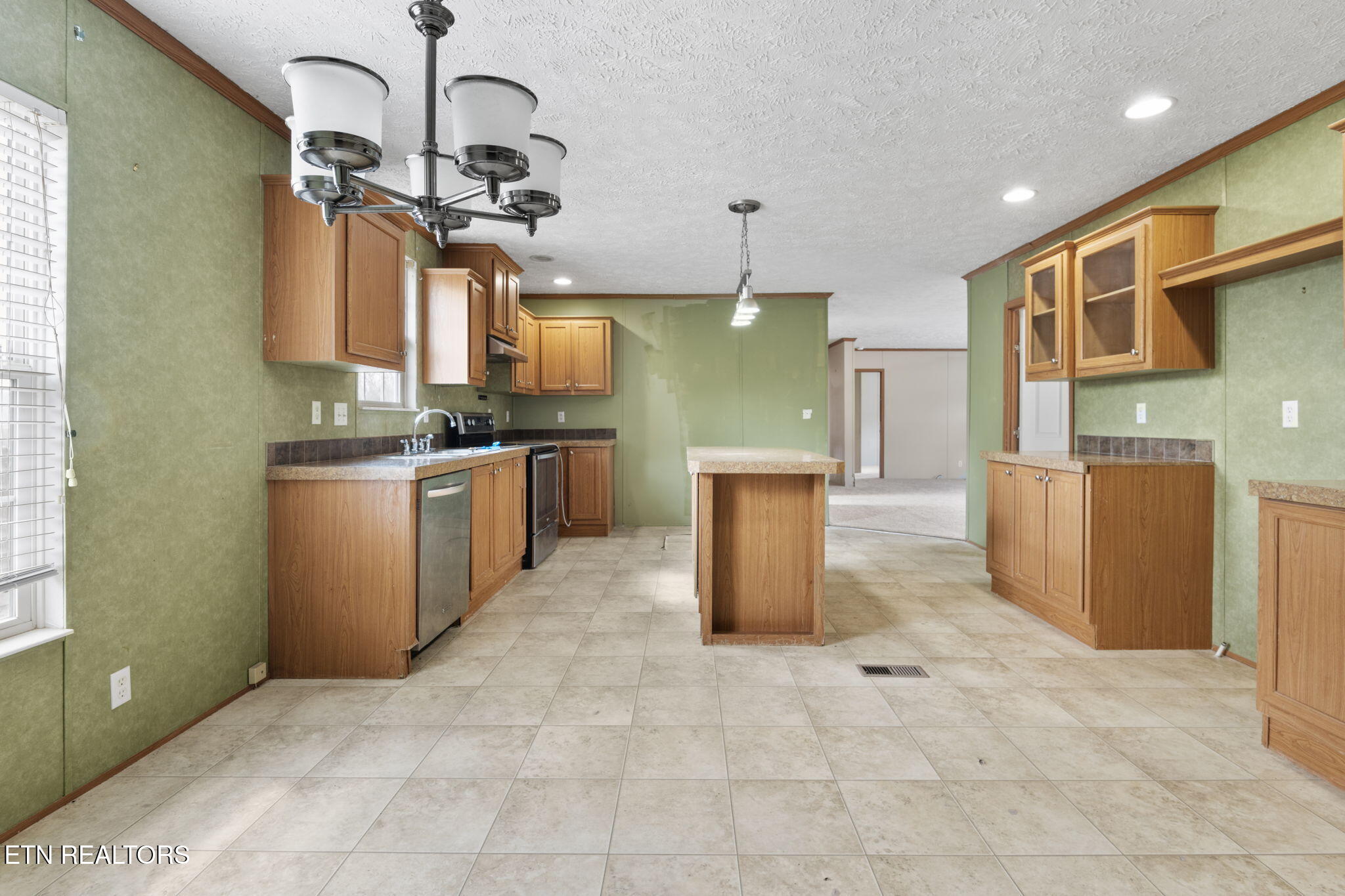 902 Oak Village Court Dandridge TN 37725